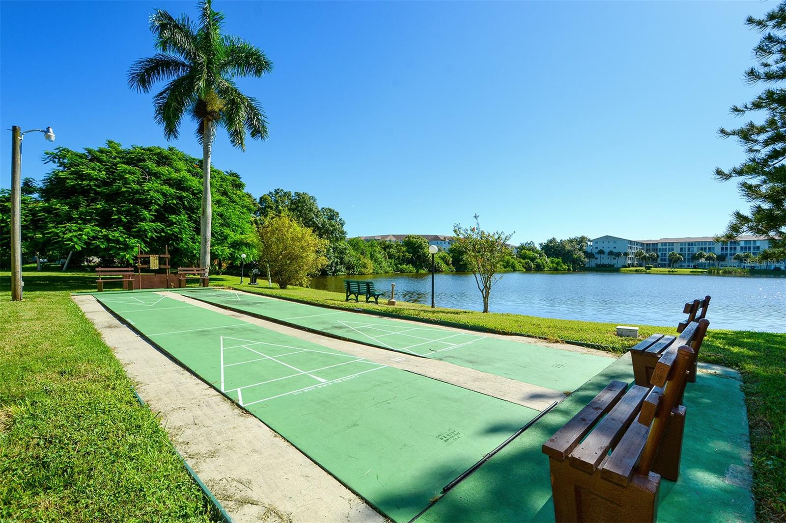 BAYSHORE ON THE LAKE APTS II SEC 2 - Residential