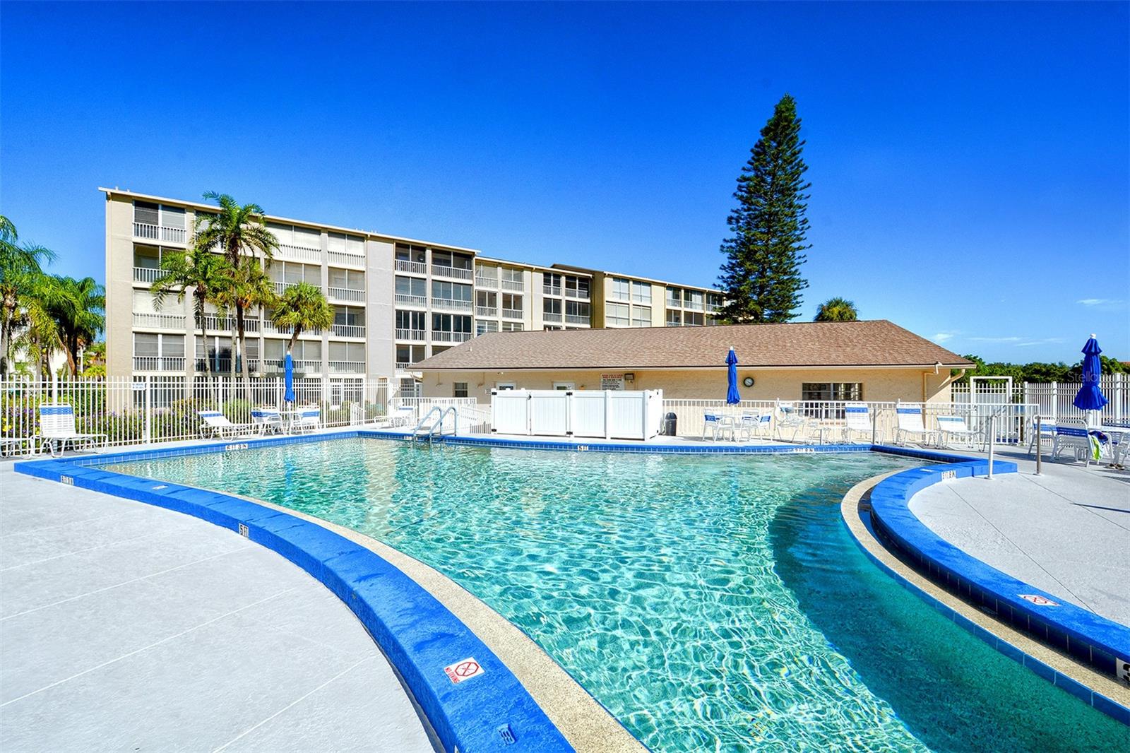 BAYSHORE ON THE LAKE APTS II SEC 2 - Residential