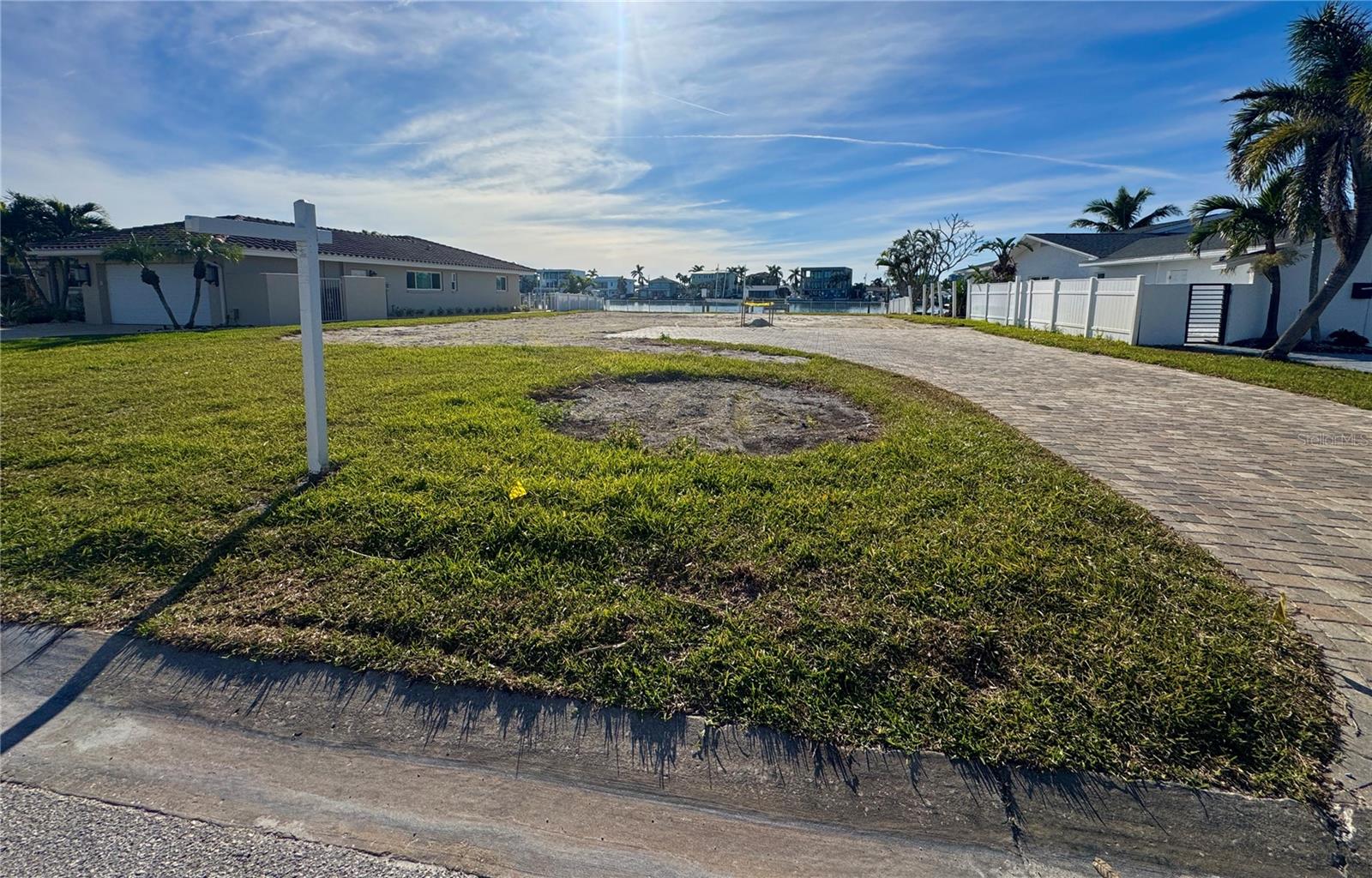 SOUTH CSWY ISLE YACHT CLUB ADD - Land