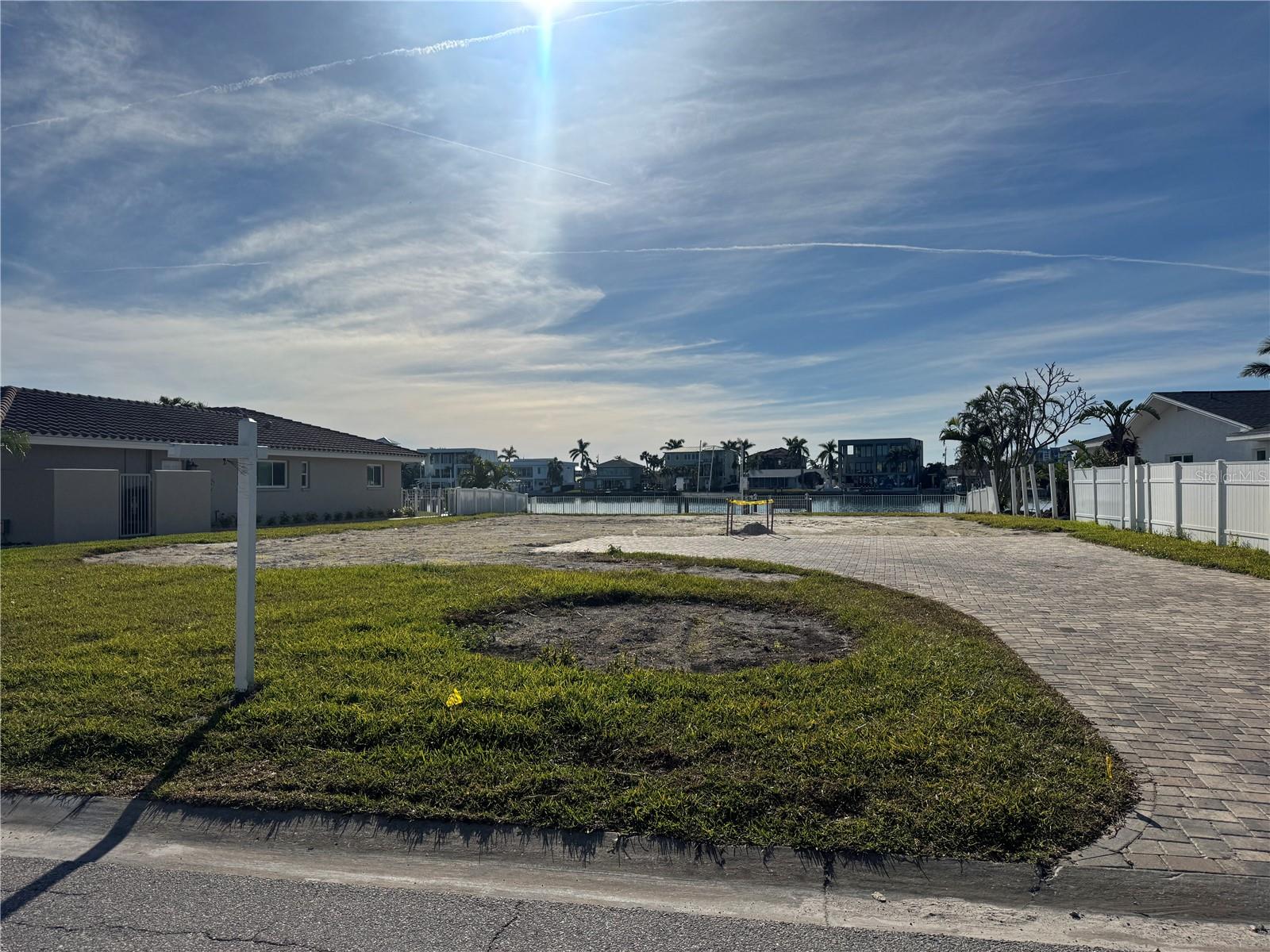 SOUTH CSWY ISLE YACHT CLUB ADD - Land