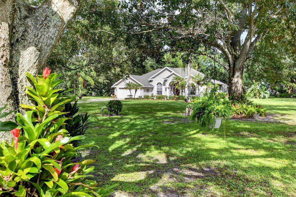 Photo of 4401 Chambliss Road, Winter Haven, FL 33884 (MLS # L4964769)