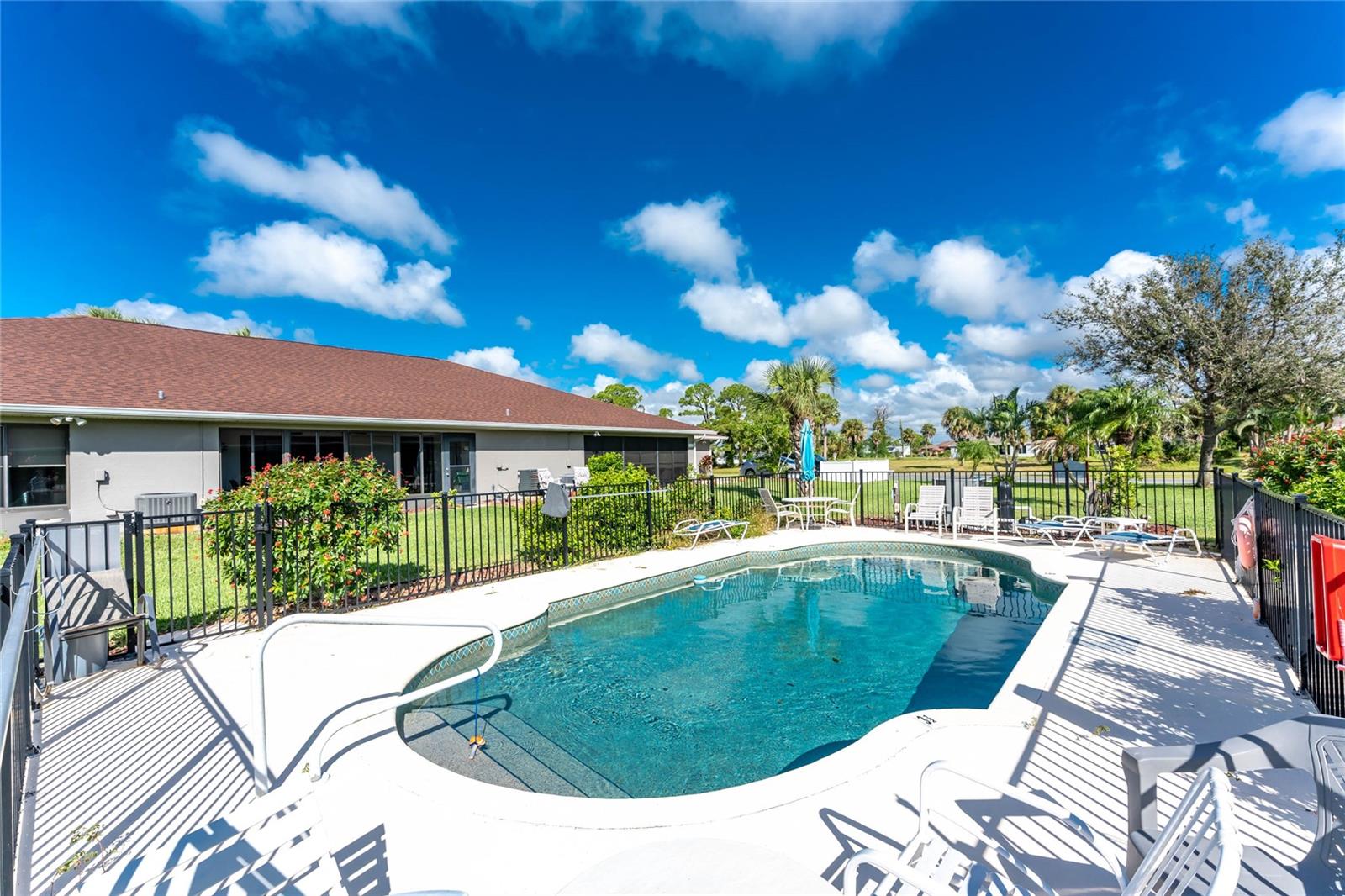 EL SOMBRERO VILLAGE - Residential