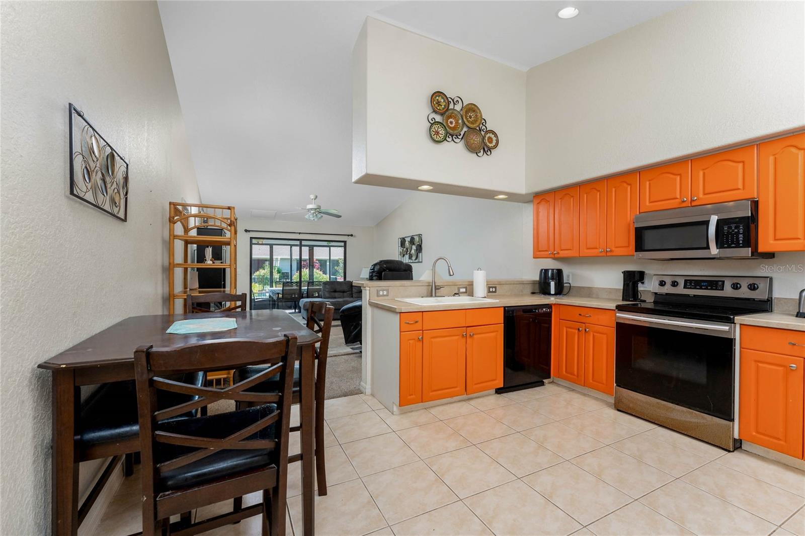 EL SOMBRERO VILLAGE - Residential