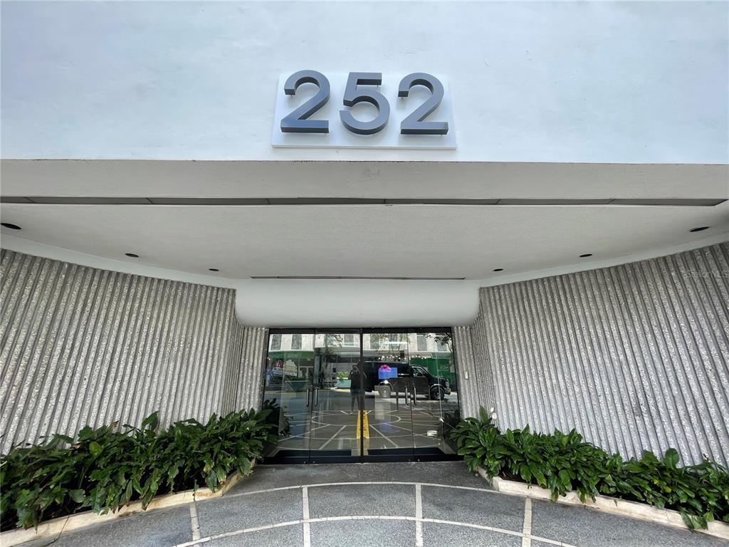 252 PONCE DE LEON AVE