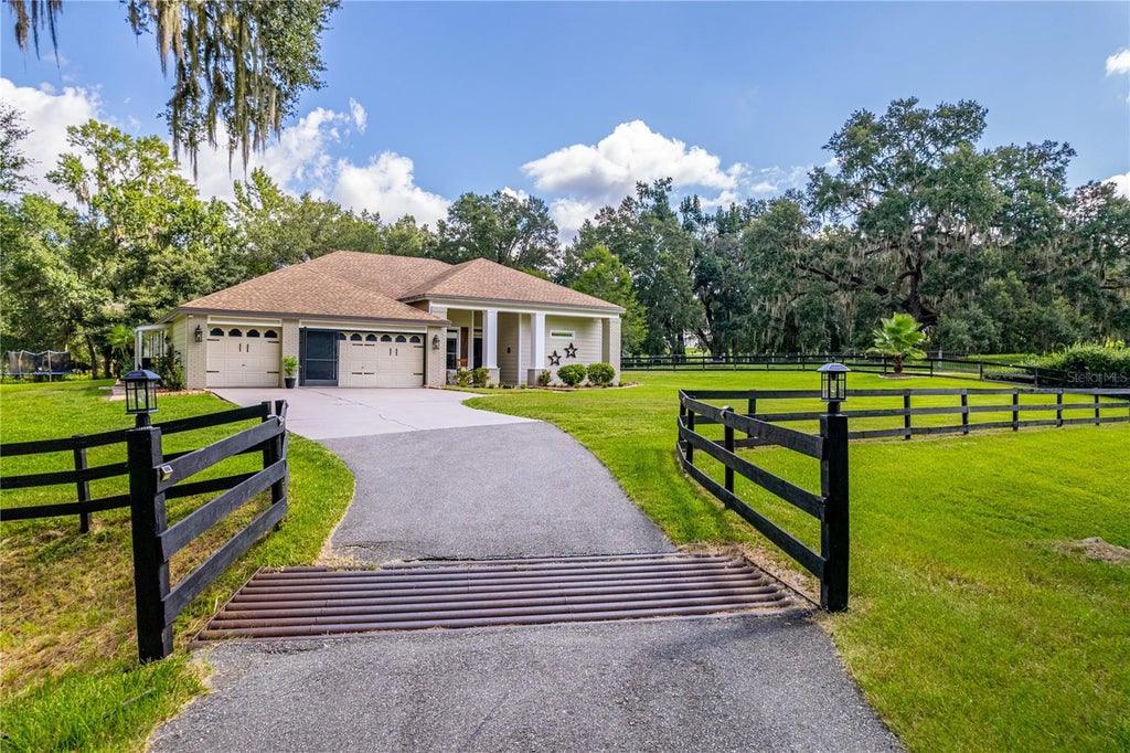 Photo of 23025 Hayman Road, Brooksville, FL 34602 (MLS # W7888727)