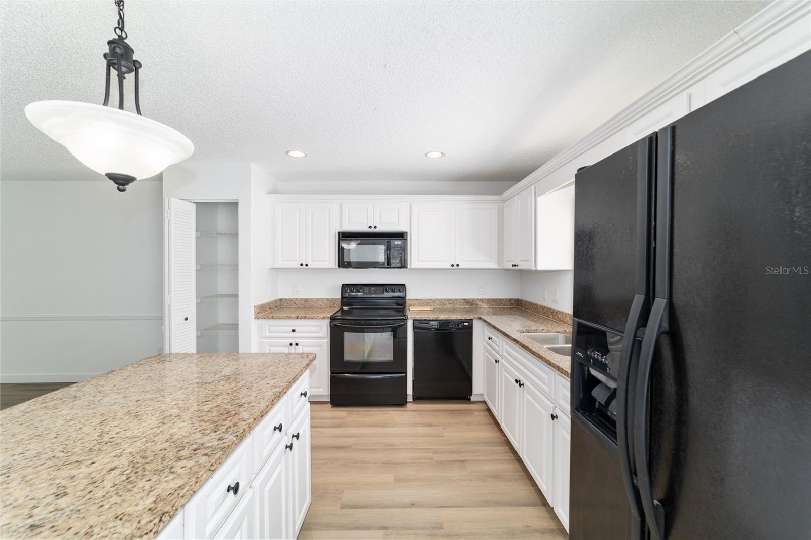 ON TOP OF THE WORLD - Residential