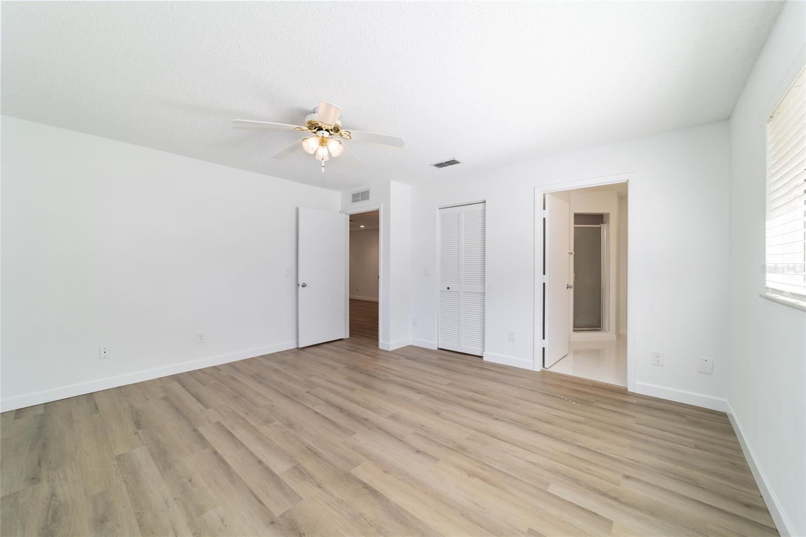 ON TOP OF THE WORLD - Residential