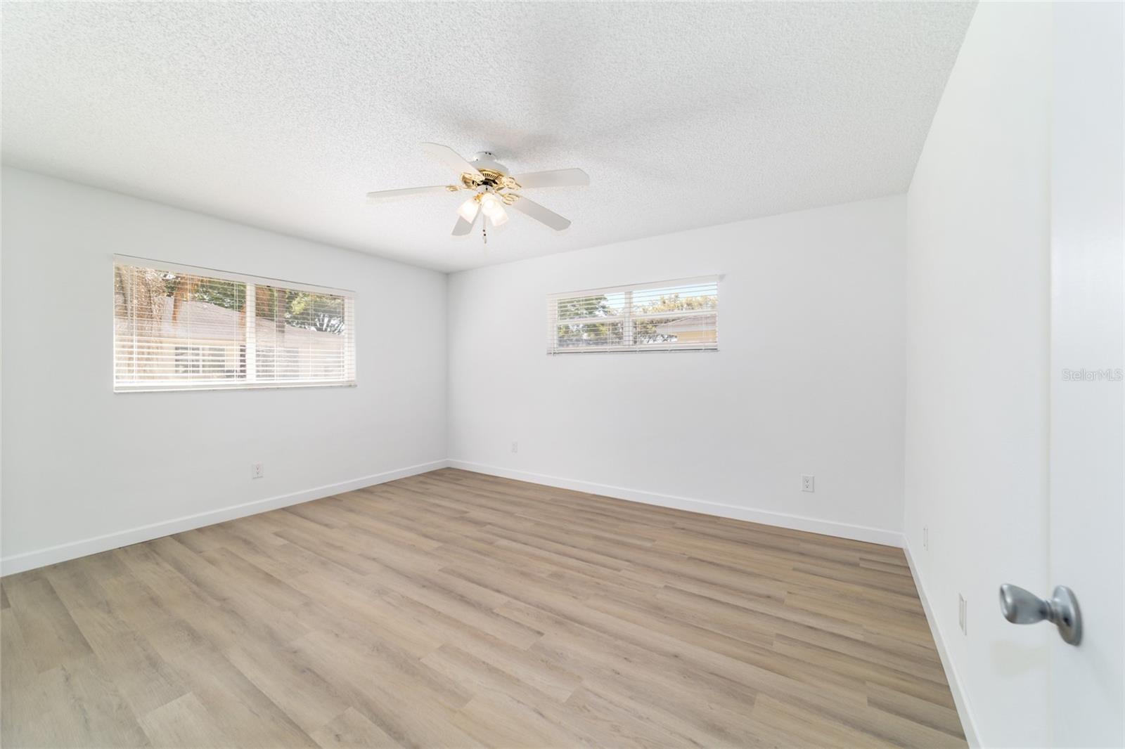 ON TOP OF THE WORLD - Residential