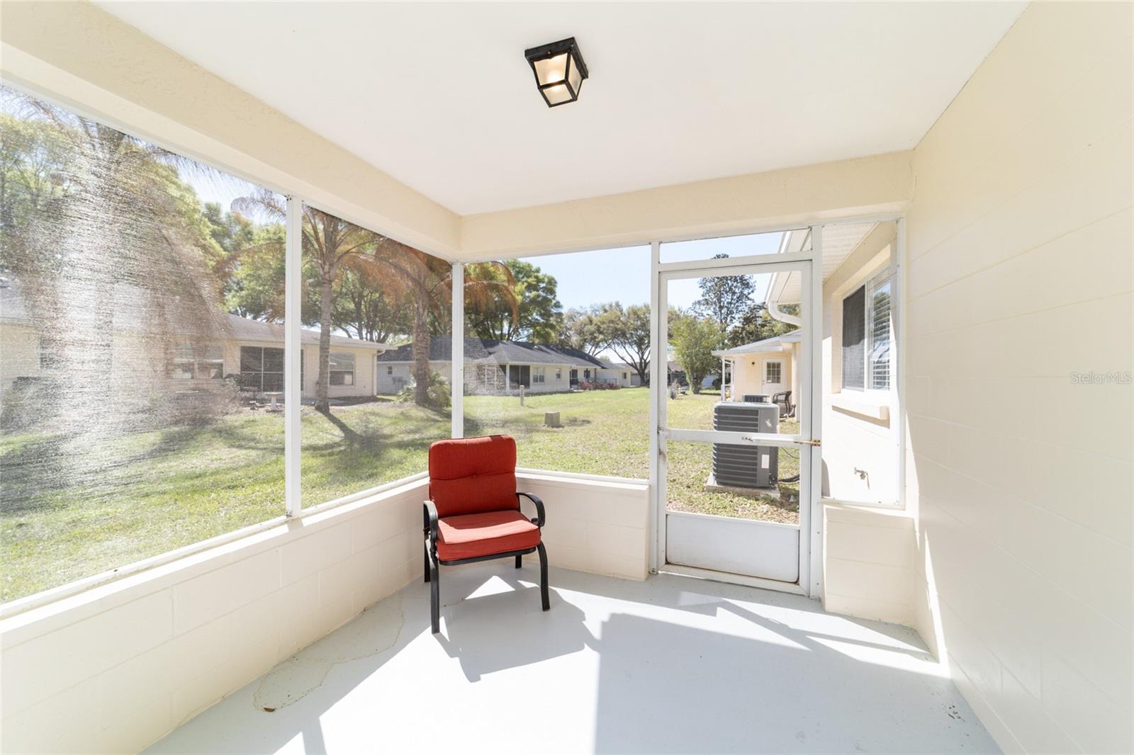 ON TOP OF THE WORLD - Residential