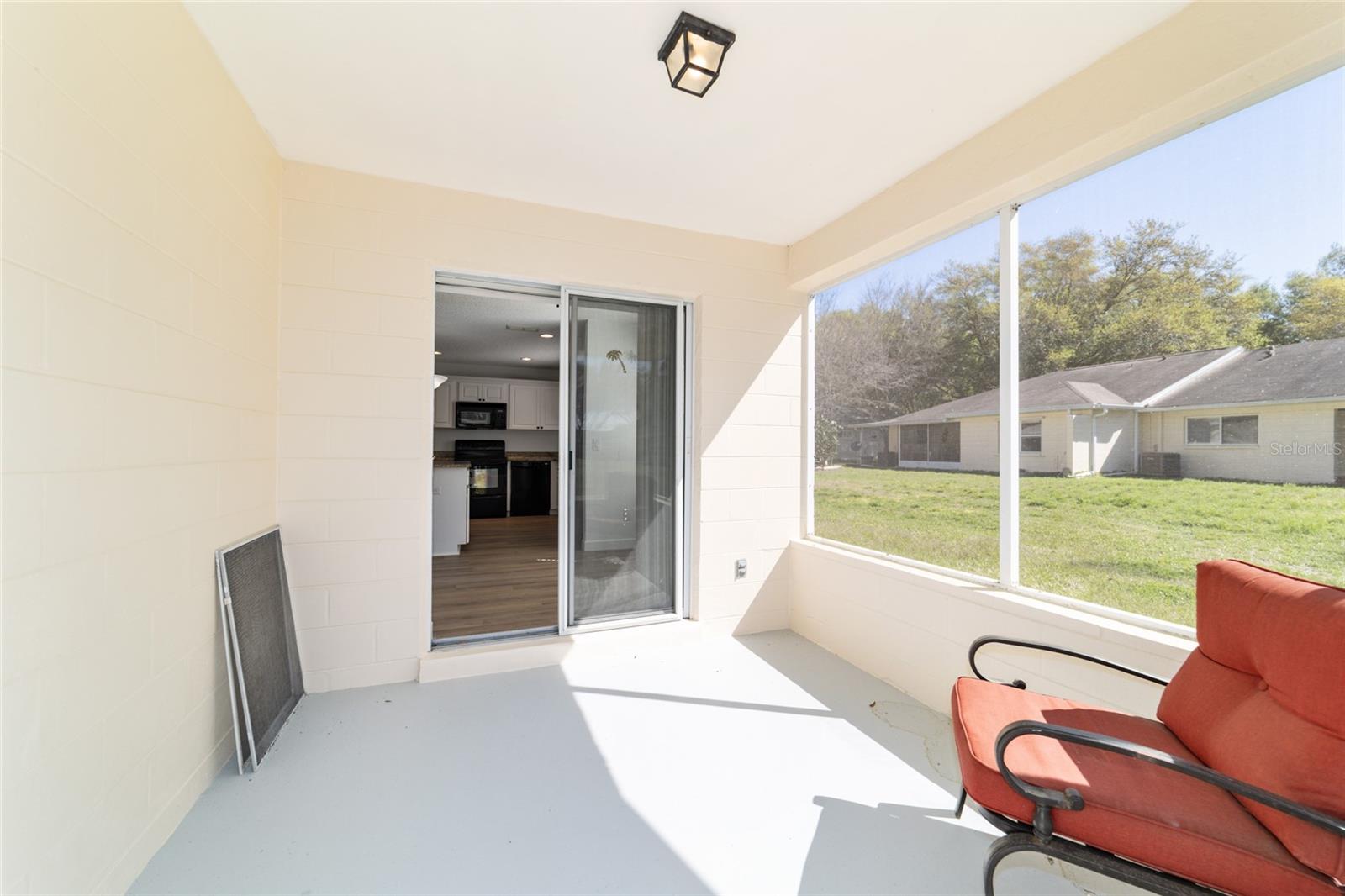 ON TOP OF THE WORLD - Residential