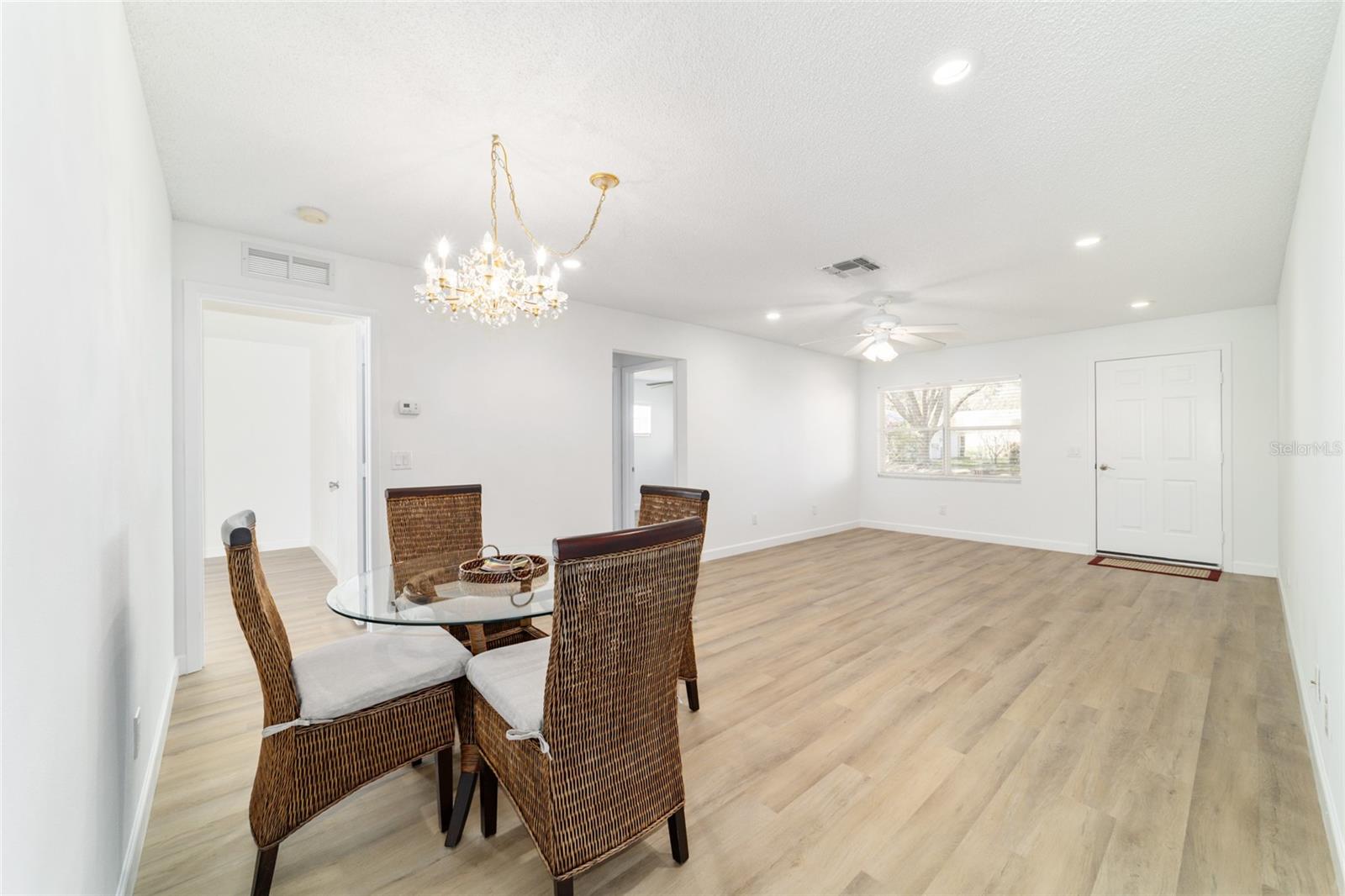 ON TOP OF THE WORLD - Residential