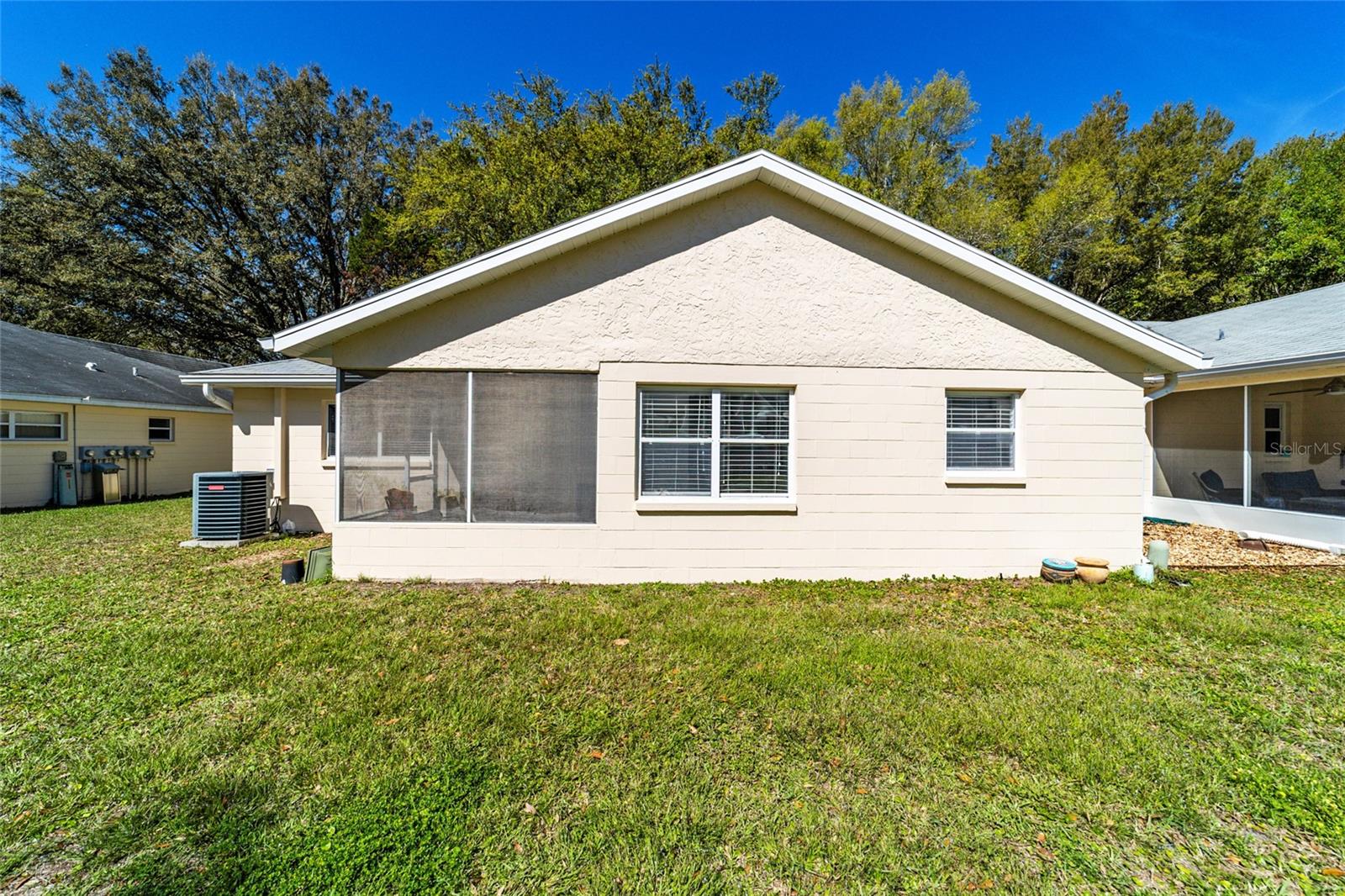 ON TOP OF THE WORLD - Residential