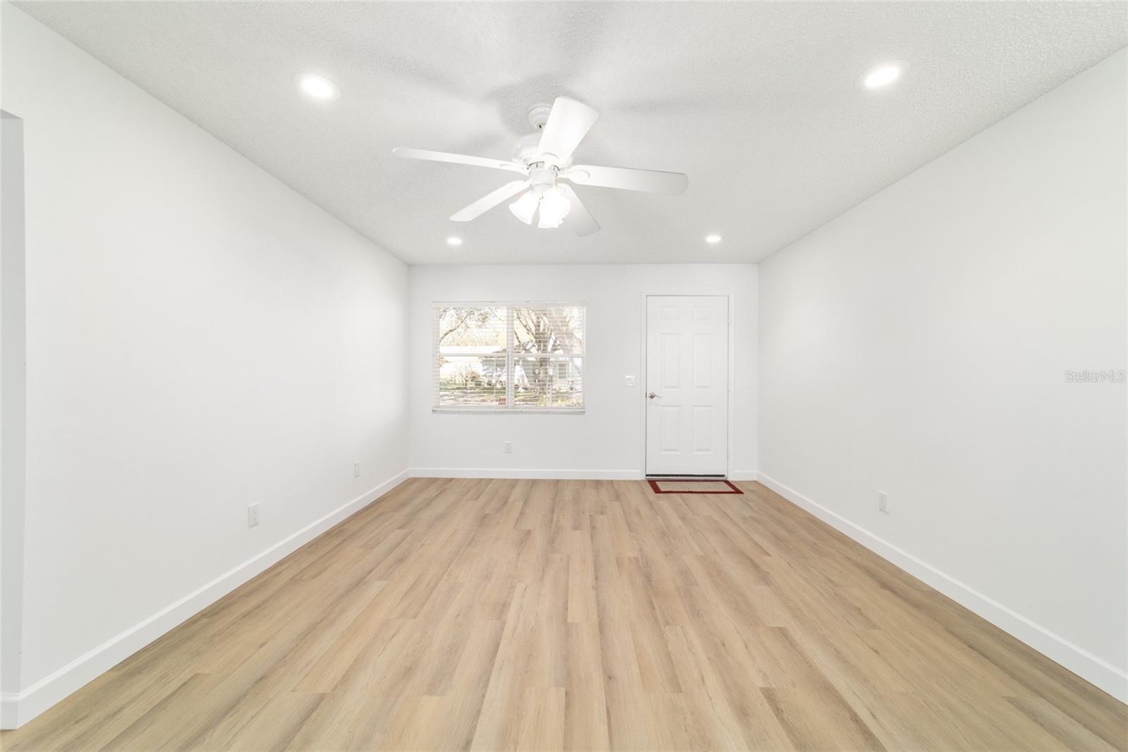 ON TOP OF THE WORLD - Residential