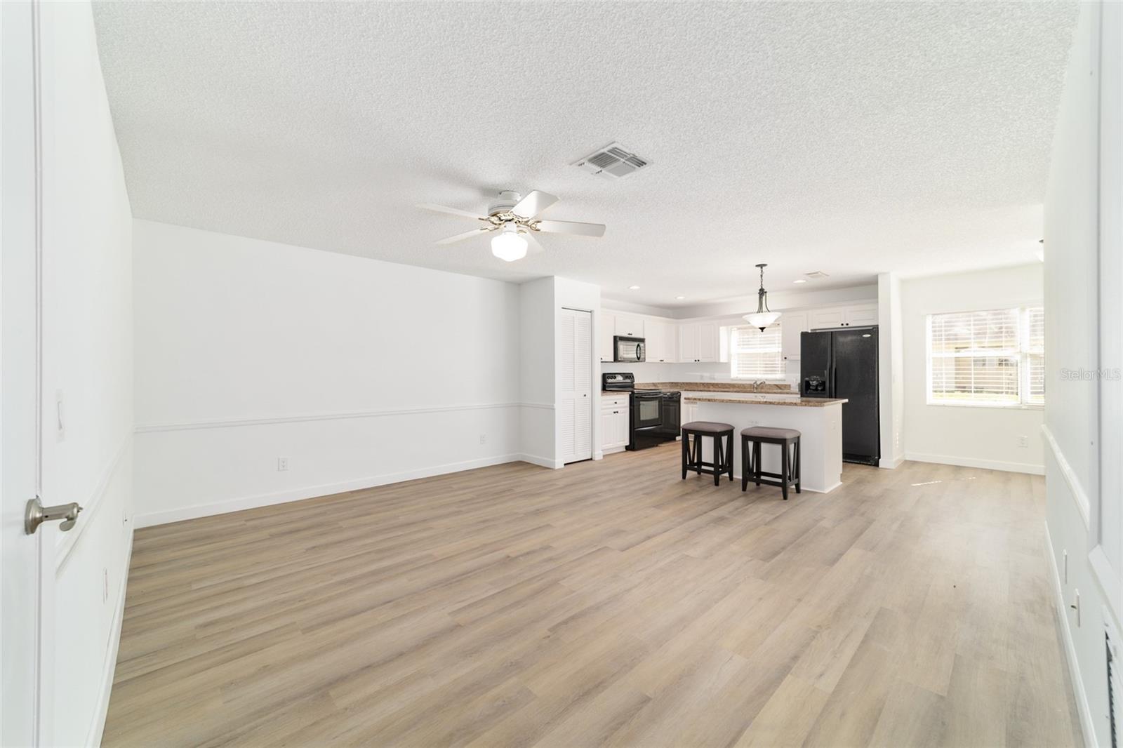 ON TOP OF THE WORLD - Residential