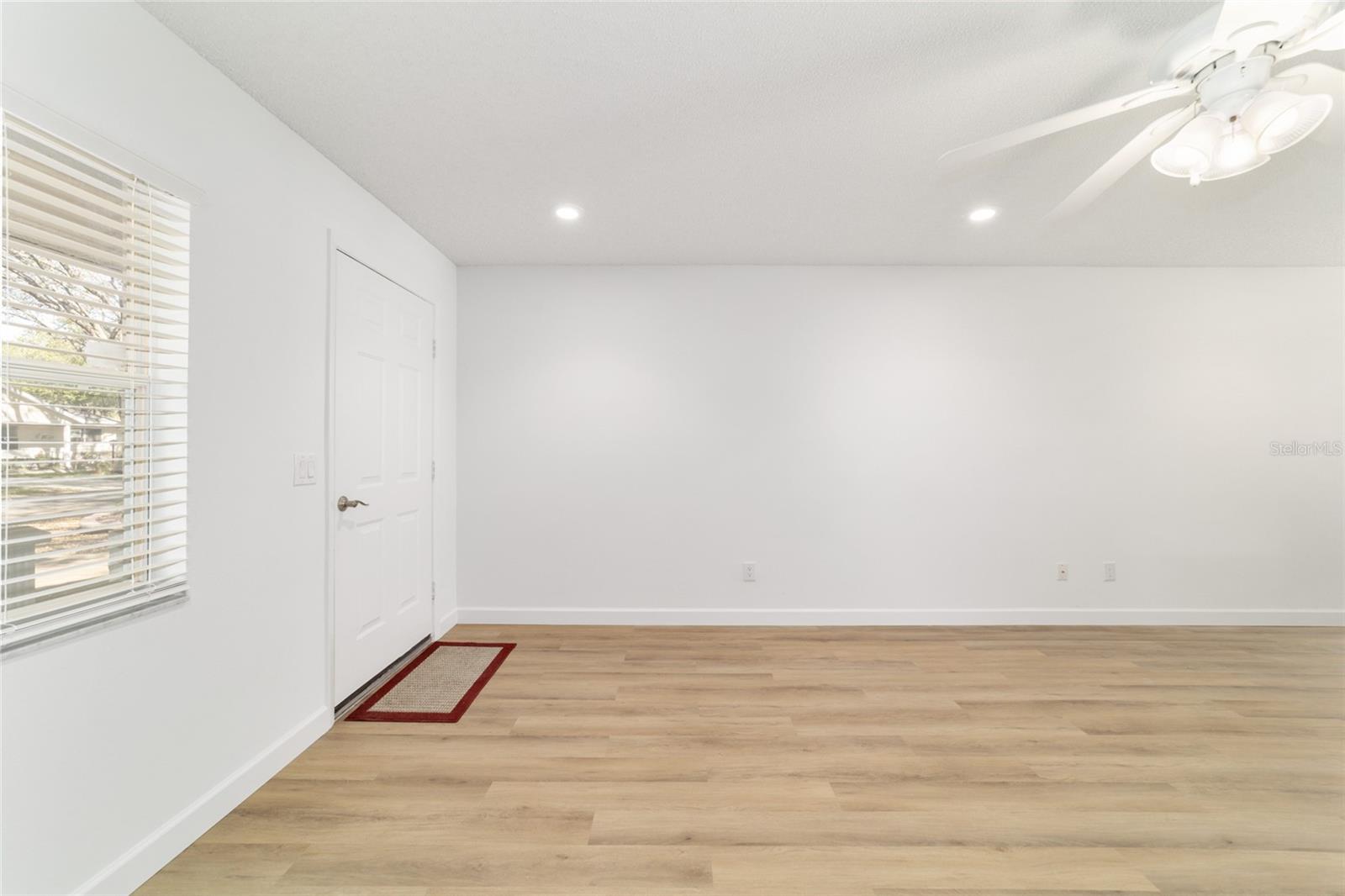 ON TOP OF THE WORLD - Residential