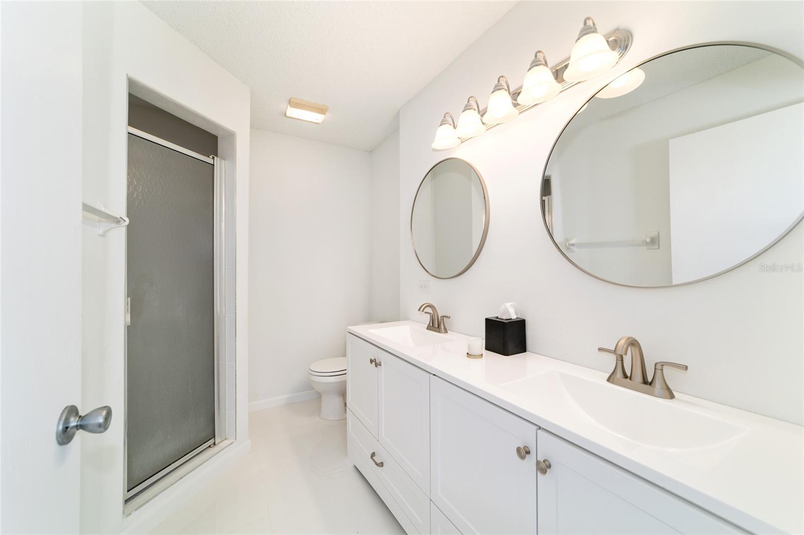 ON TOP OF THE WORLD - Residential