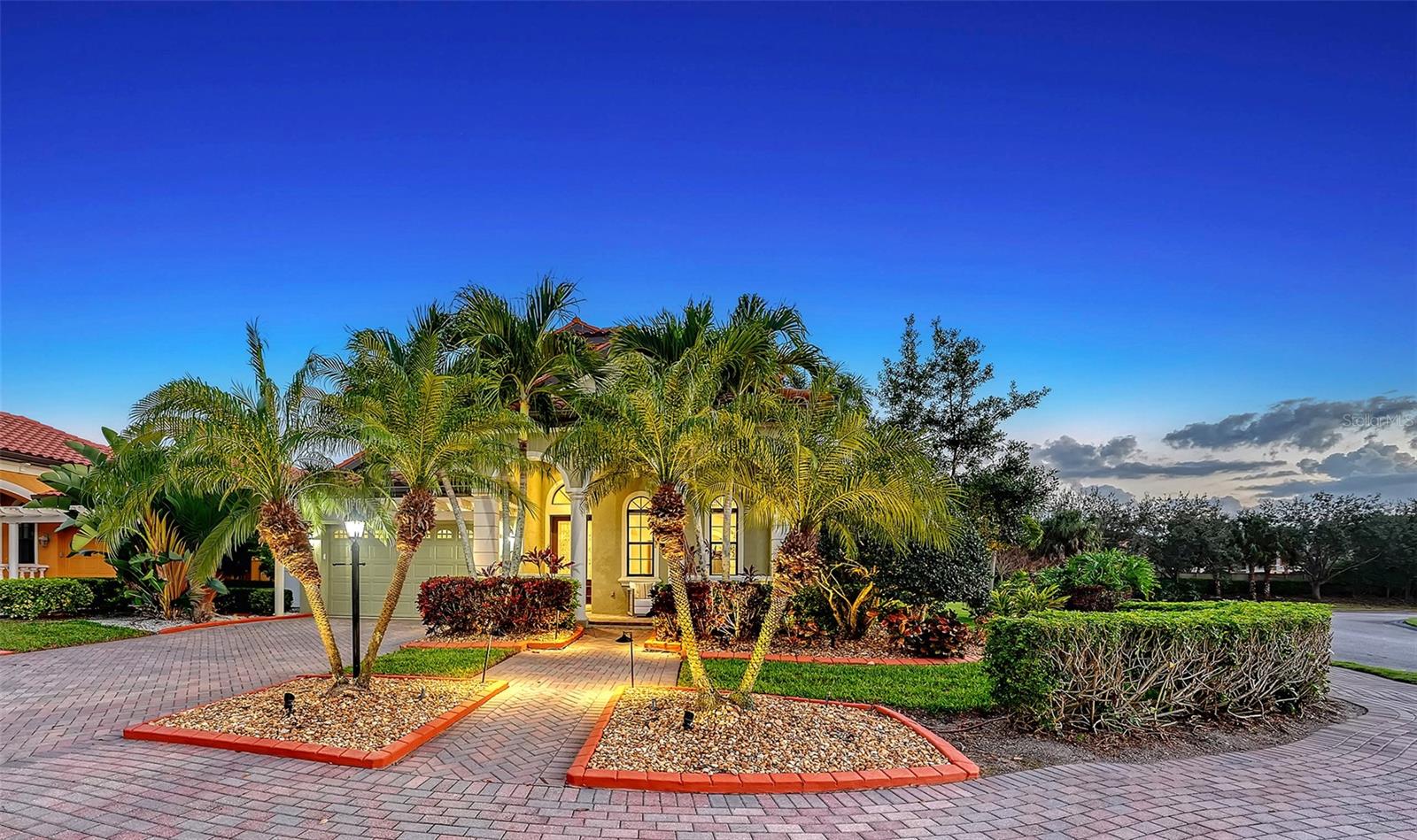 RESIDENCES AT UNIVERSITY GROVES - Residential