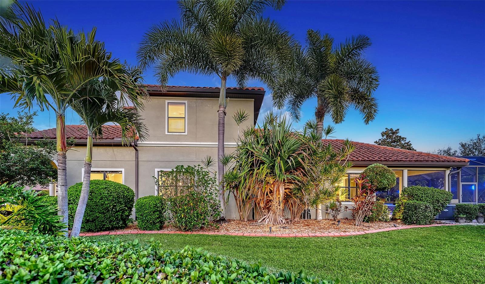 RESIDENCES AT UNIVERSITY GROVES - Residential