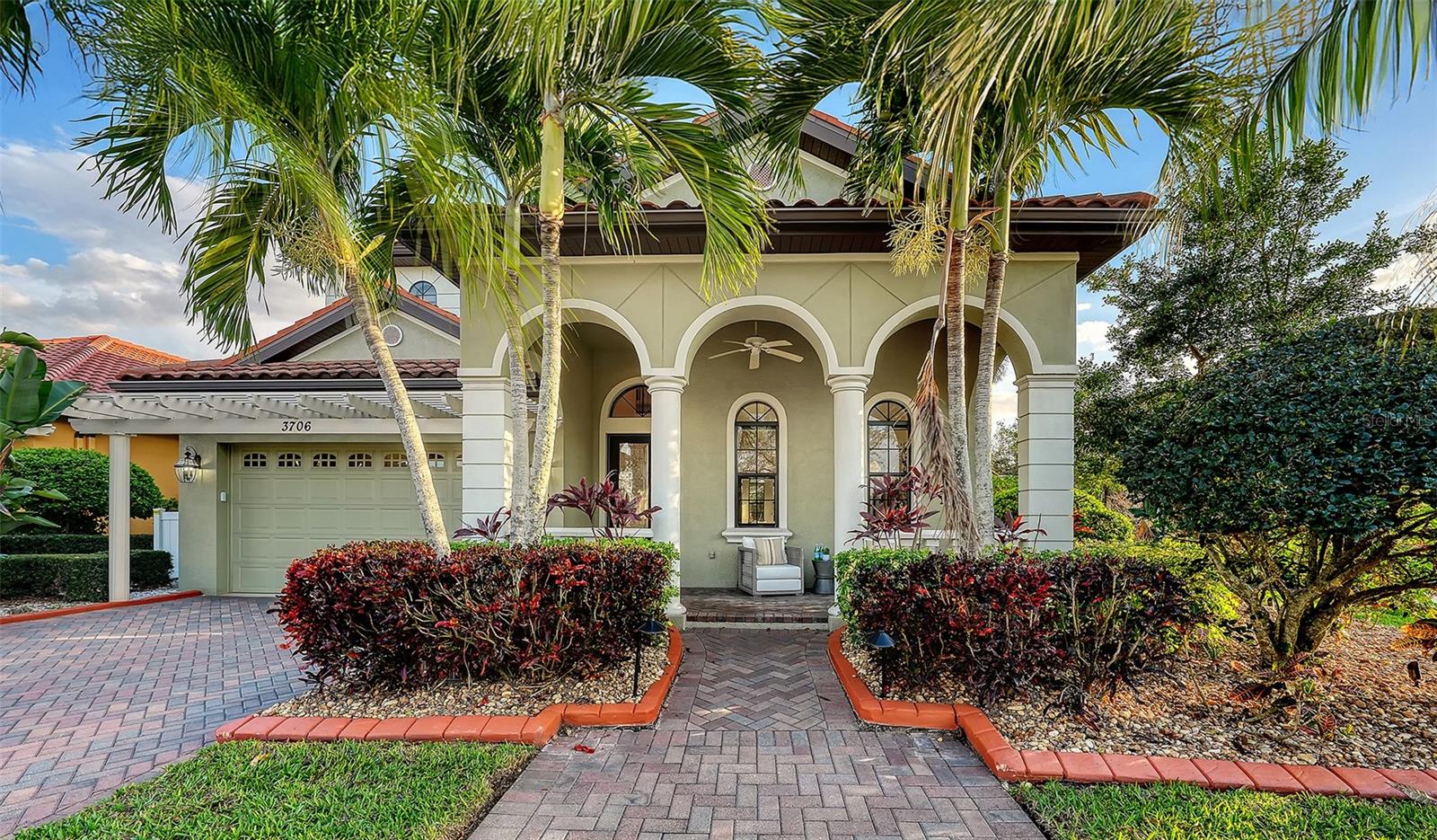 RESIDENCES AT UNIVERSITY GROVES - Residential