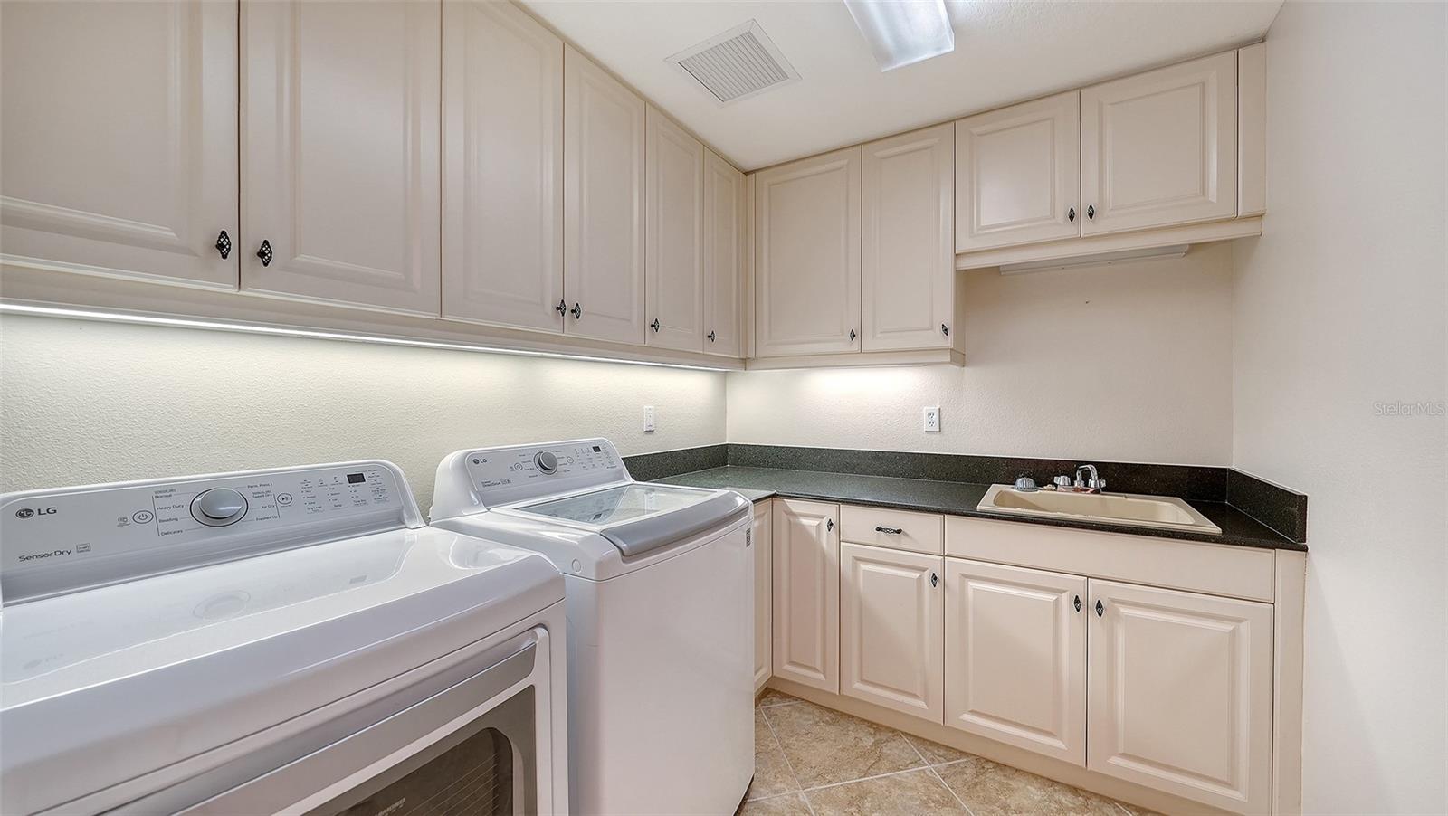 RESIDENCES AT UNIVERSITY GROVES - Residential