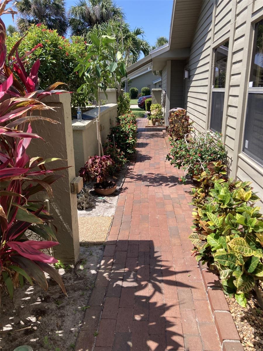 3407 AVENIDA MADERA A