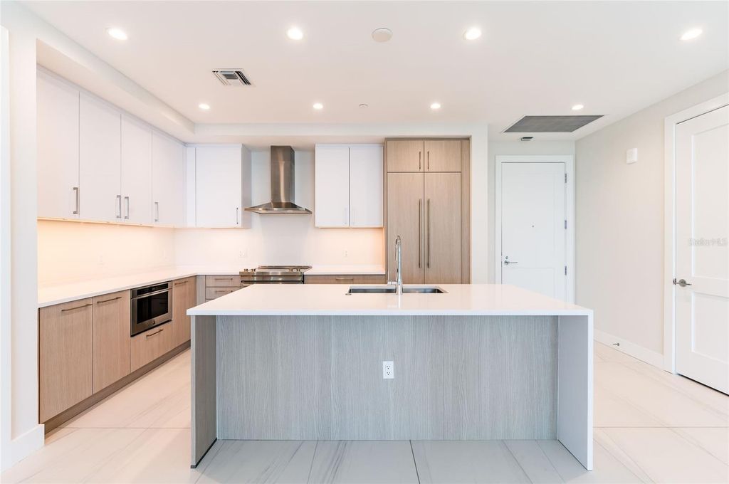 Photo of 275 1st Avenue South #2208, St Petersburg, FL 33701 (MLS # TB8464150)