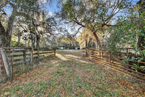 Photo of 1721 County Road 25a, Leesburg, FL 34748 (MLS # G5108955)
