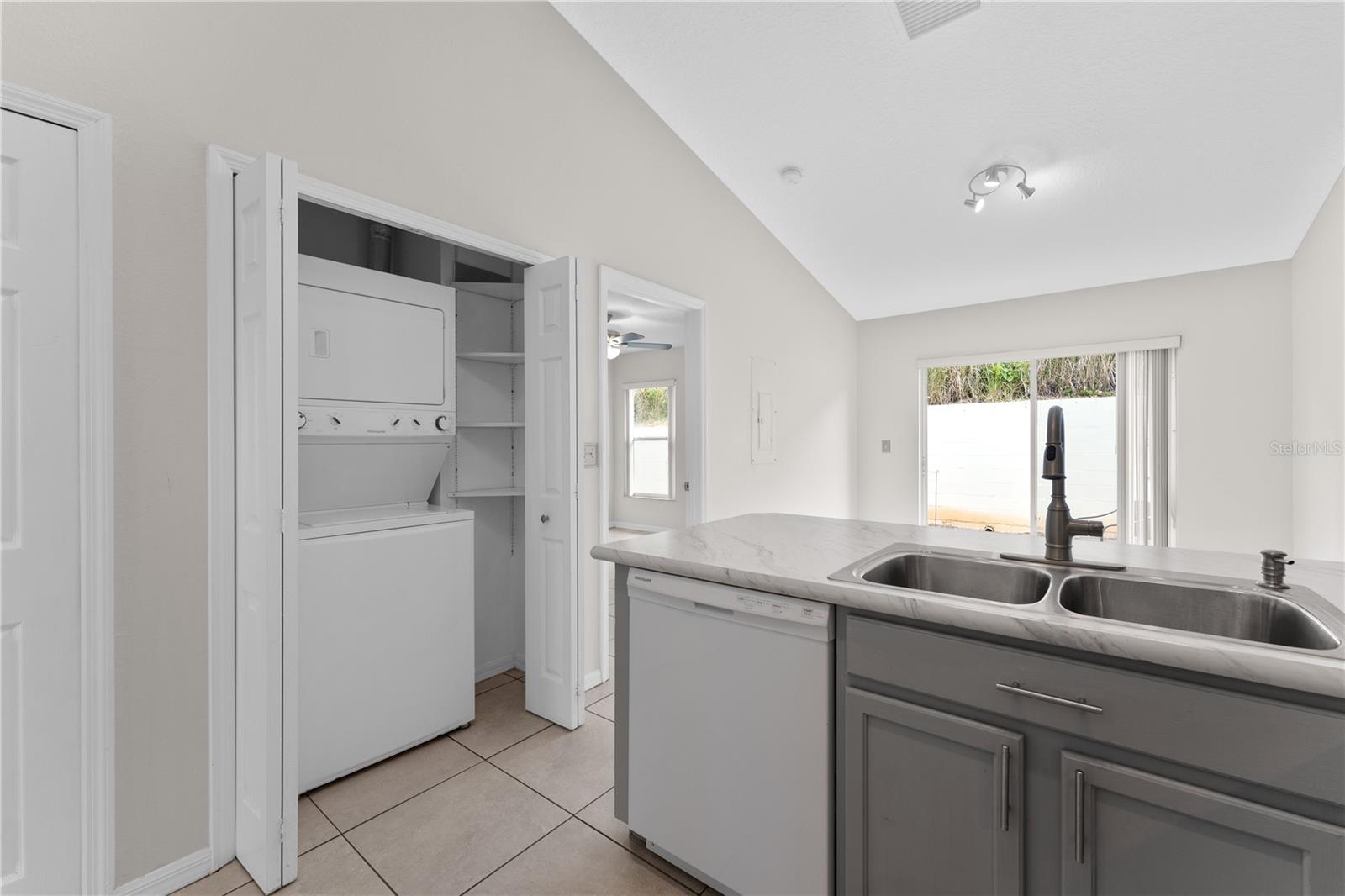 CLERMONT HILLSIDE VILLAS TWNHS - Residential Lease
