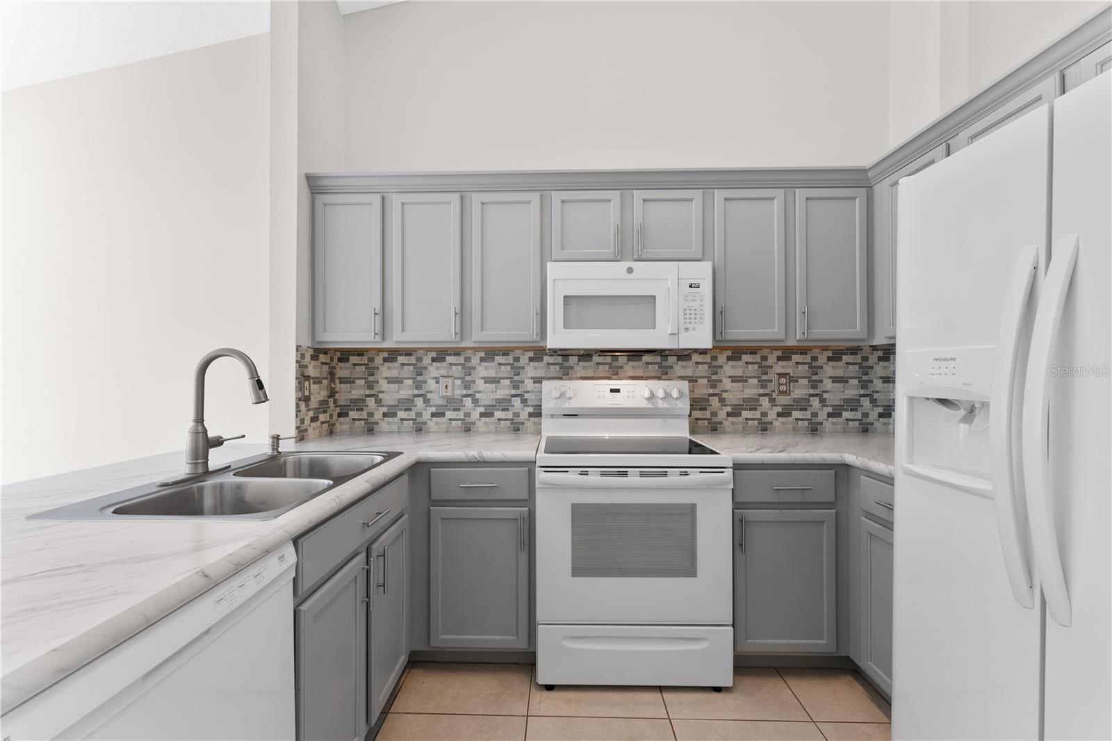 CLERMONT HILLSIDE VILLAS TWNHS - Residential Lease