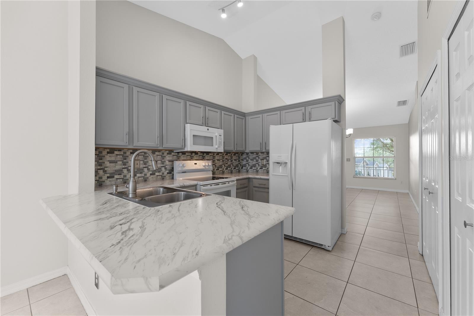 CLERMONT HILLSIDE VILLAS TWNHS - Residential Lease