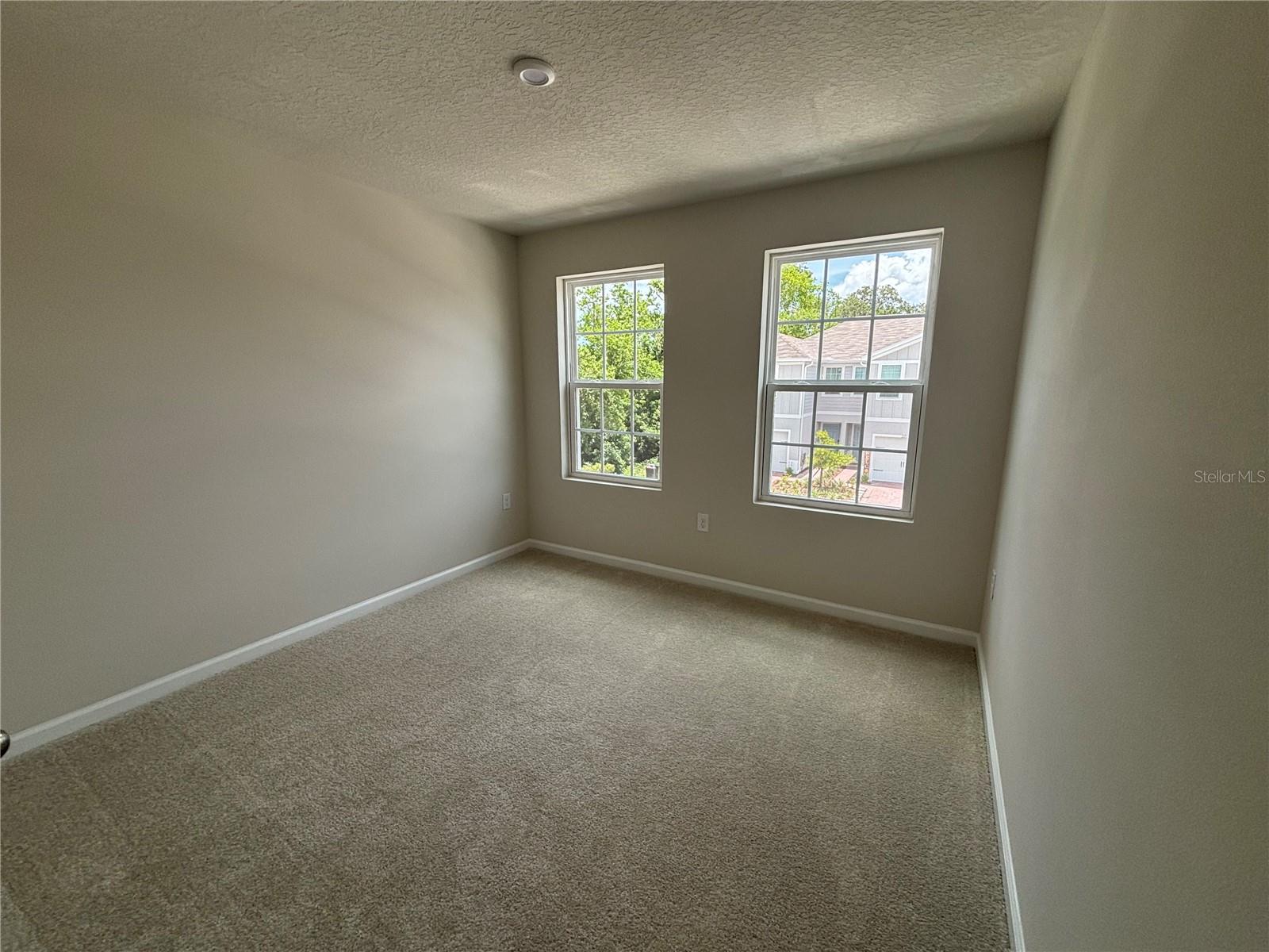 EDISON POINTE TOWNHOMES - Residential