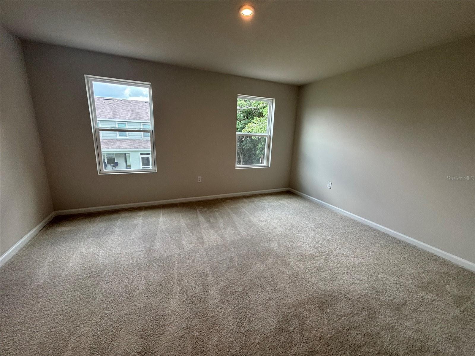 EDISON POINTE TOWNHOMES - Residential