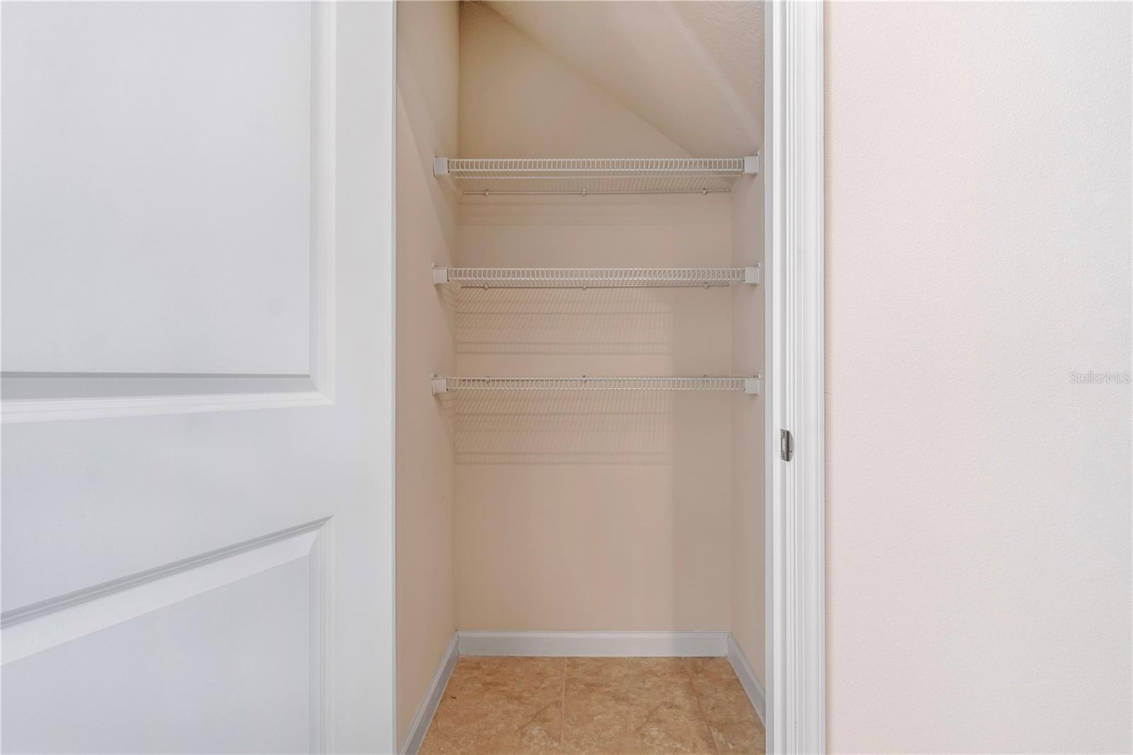 EDISON POINTE TOWNHOMES - Residential