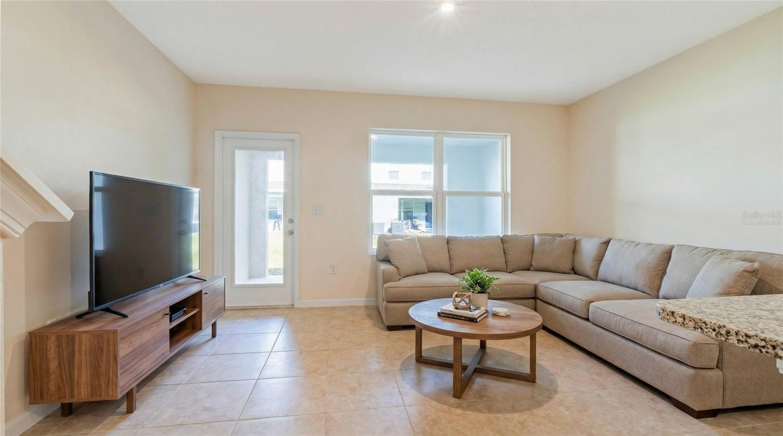 EDISON POINTE TOWNHOMES - Residential