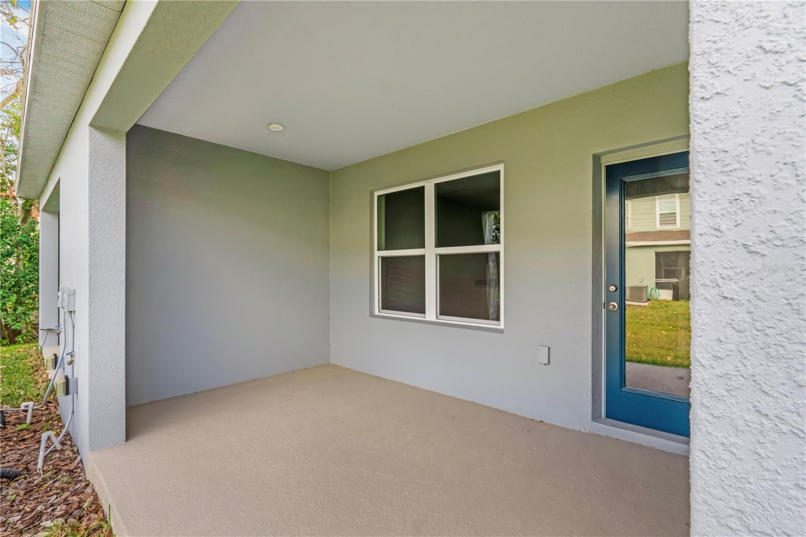 EDISON POINTE TOWNHOMES - Residential