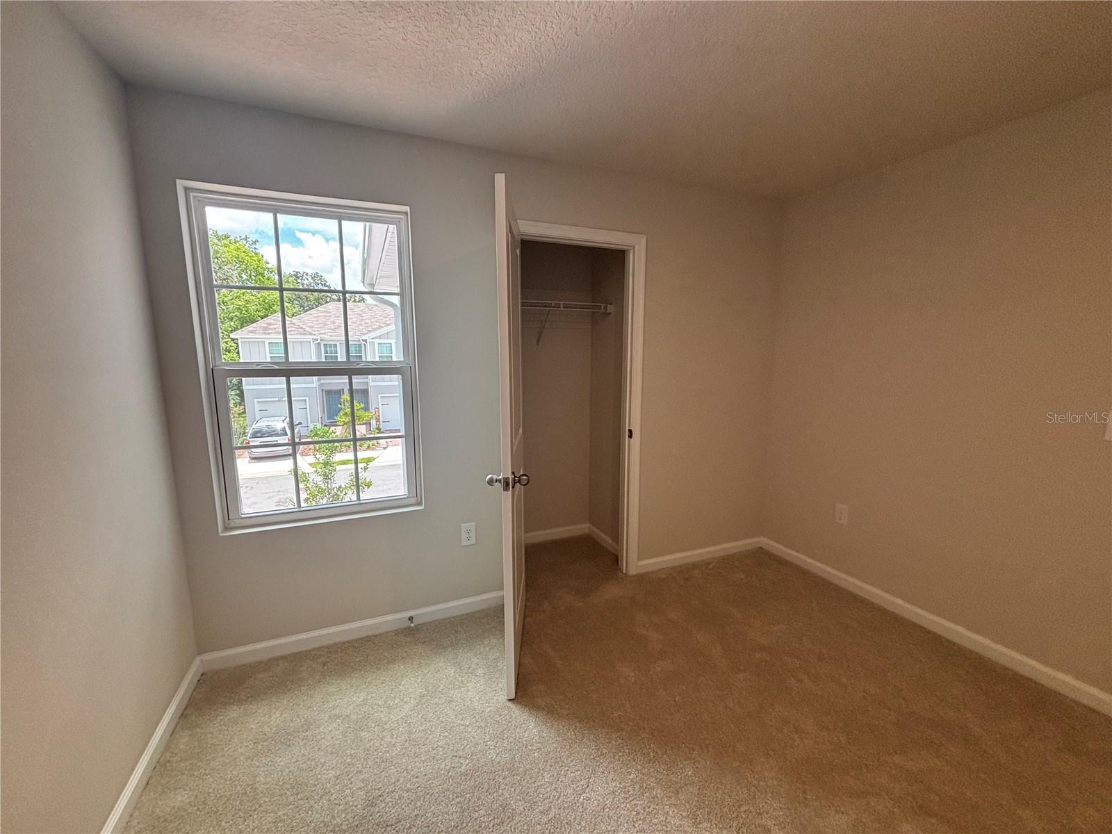 EDISON POINTE TOWNHOMES - Residential