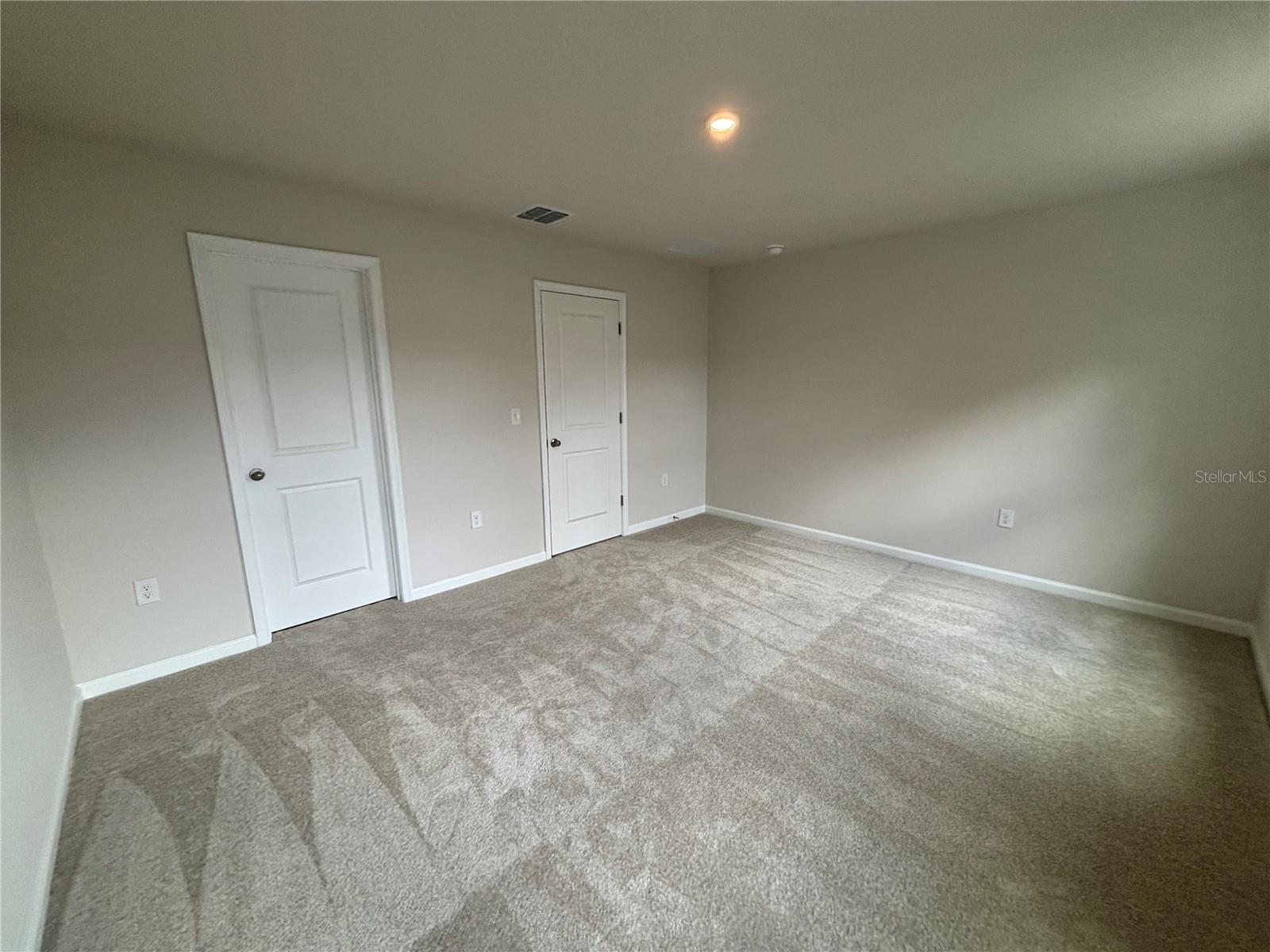 EDISON POINTE TOWNHOMES - Residential