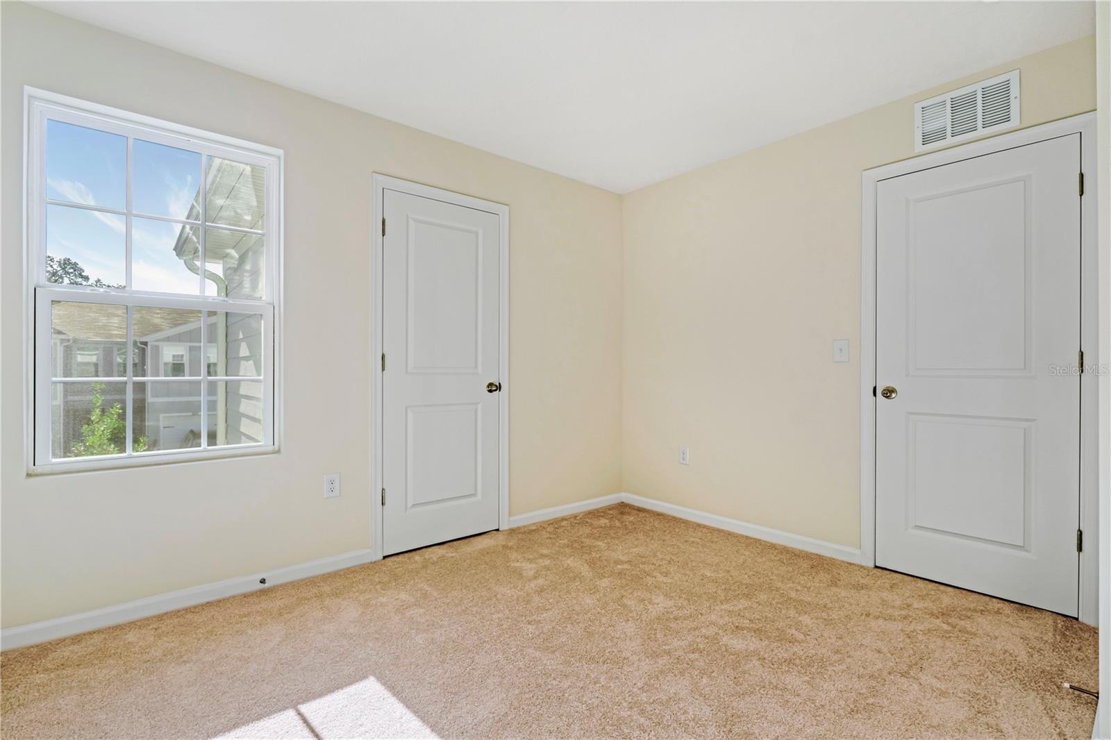 EDISON POINTE TOWNHOMES - Residential