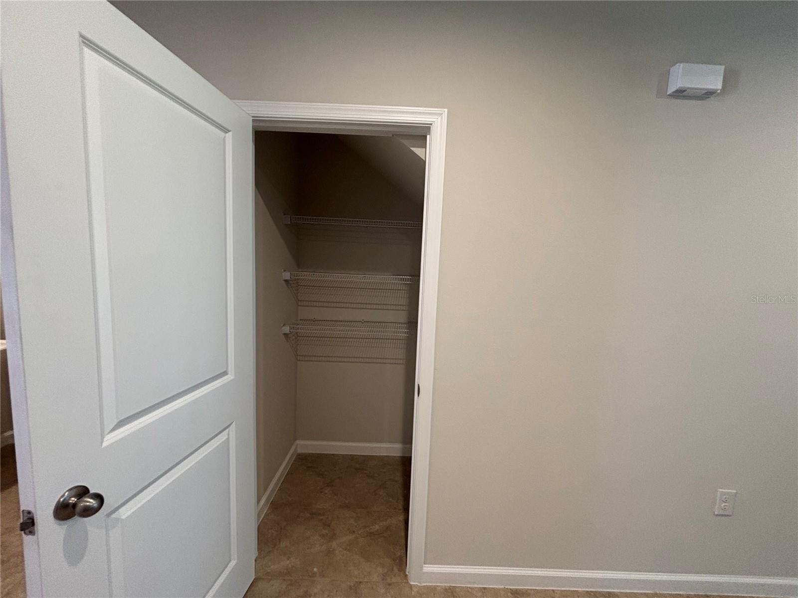 EDISON POINTE TOWNHOMES - Residential