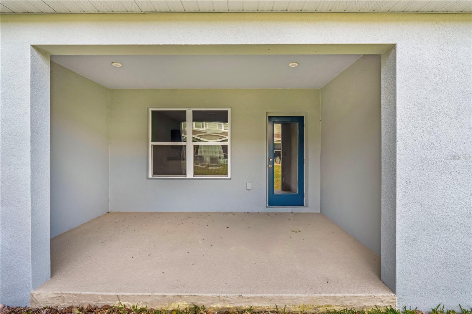 EDISON POINTE TOWNHOMES - Residential