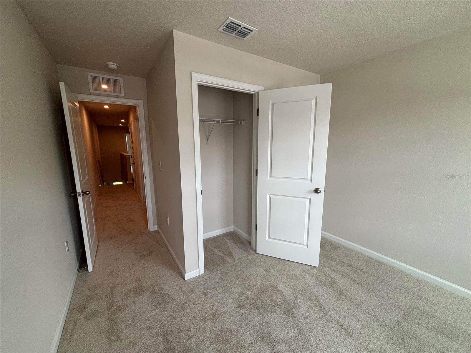 EDISON POINTE TOWNHOMES - Residential