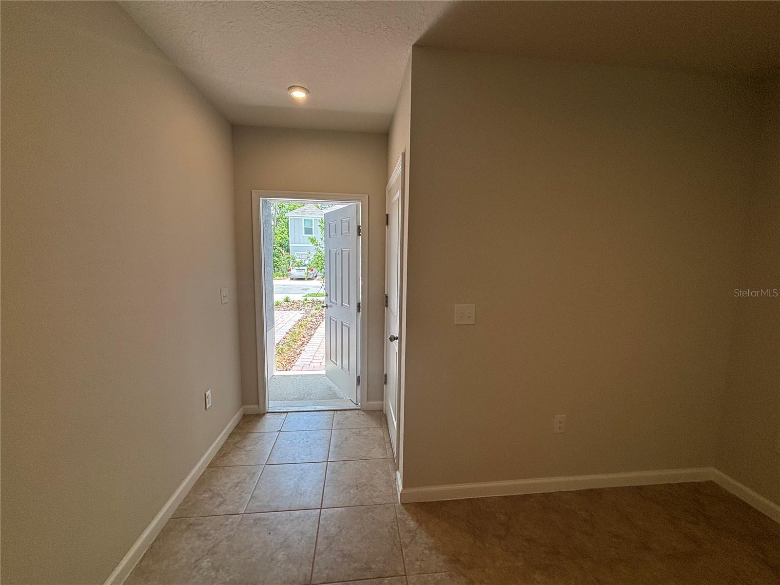 EDISON POINTE TOWNHOMES - Residential