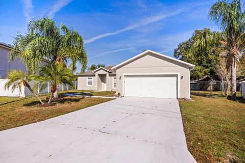 Photo of 303 Bangor Way, Kissimmee, FL 34758 (MLS # O6365714)