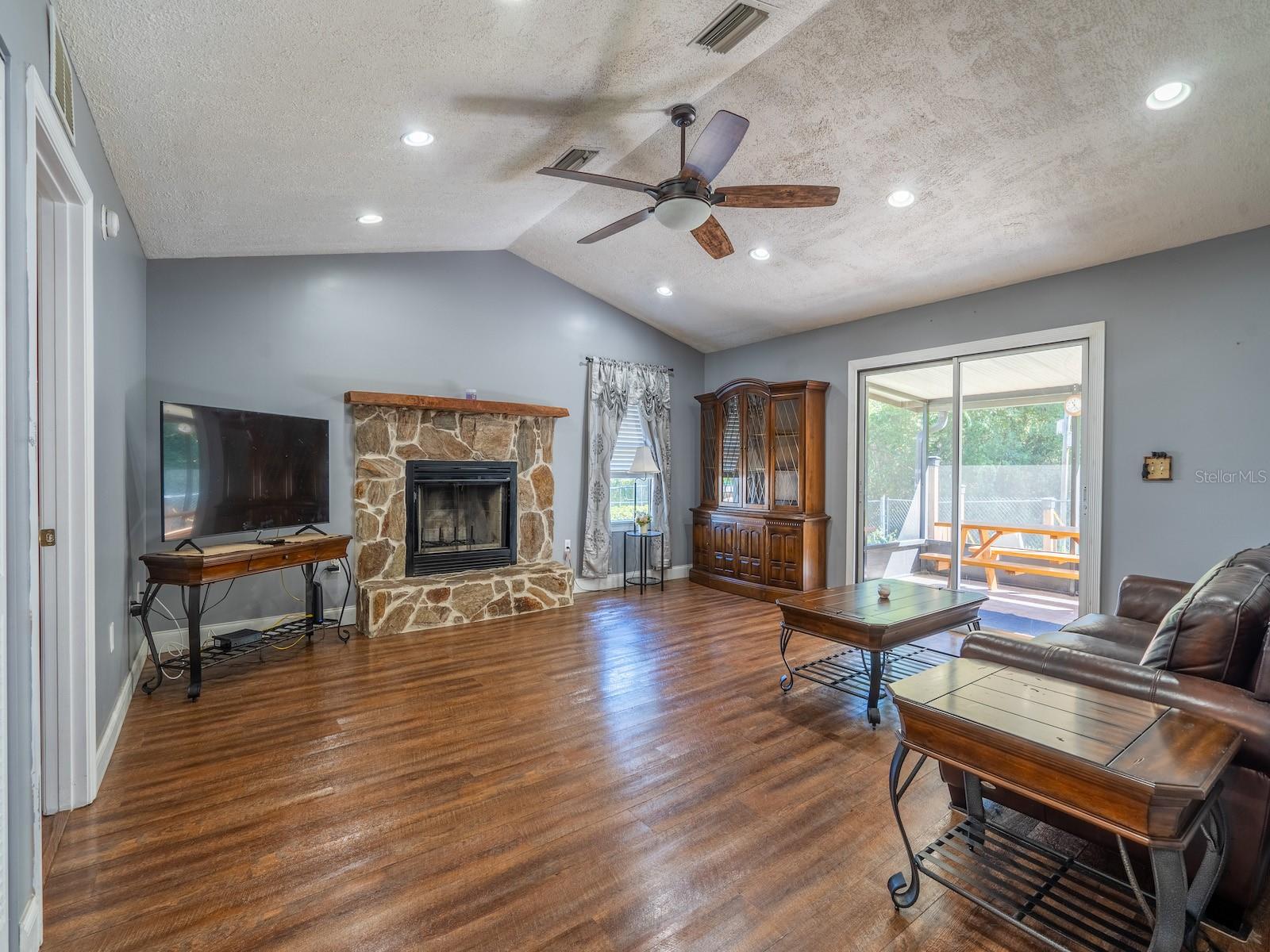 FRST LAKE - Residential