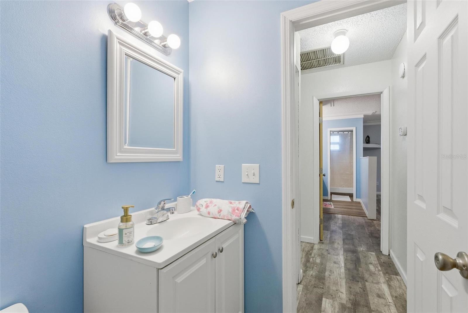 GAS LITE SQUARE - Residential