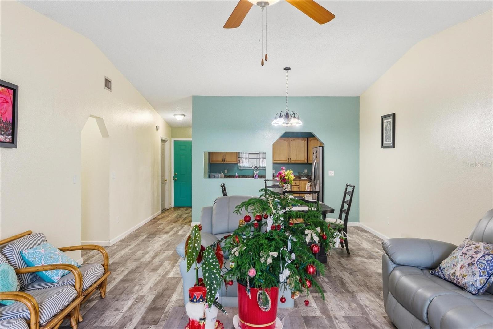 GAS LITE SQUARE - Residential