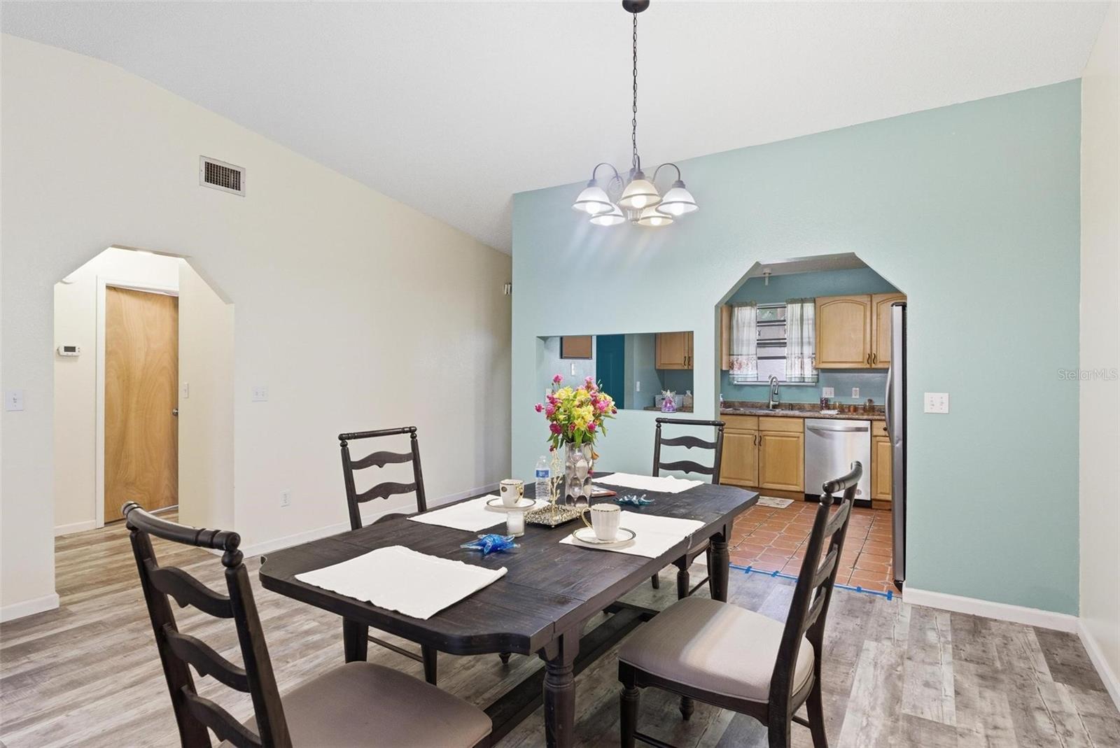 GAS LITE SQUARE - Residential