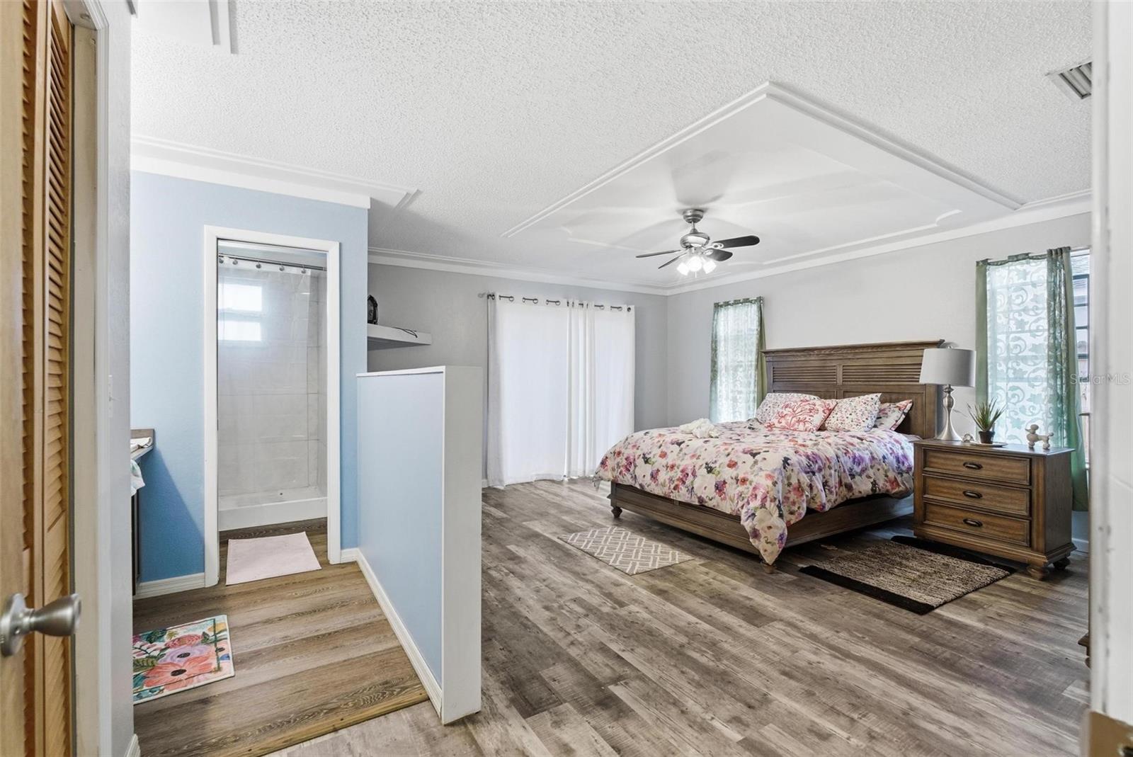 GAS LITE SQUARE - Residential