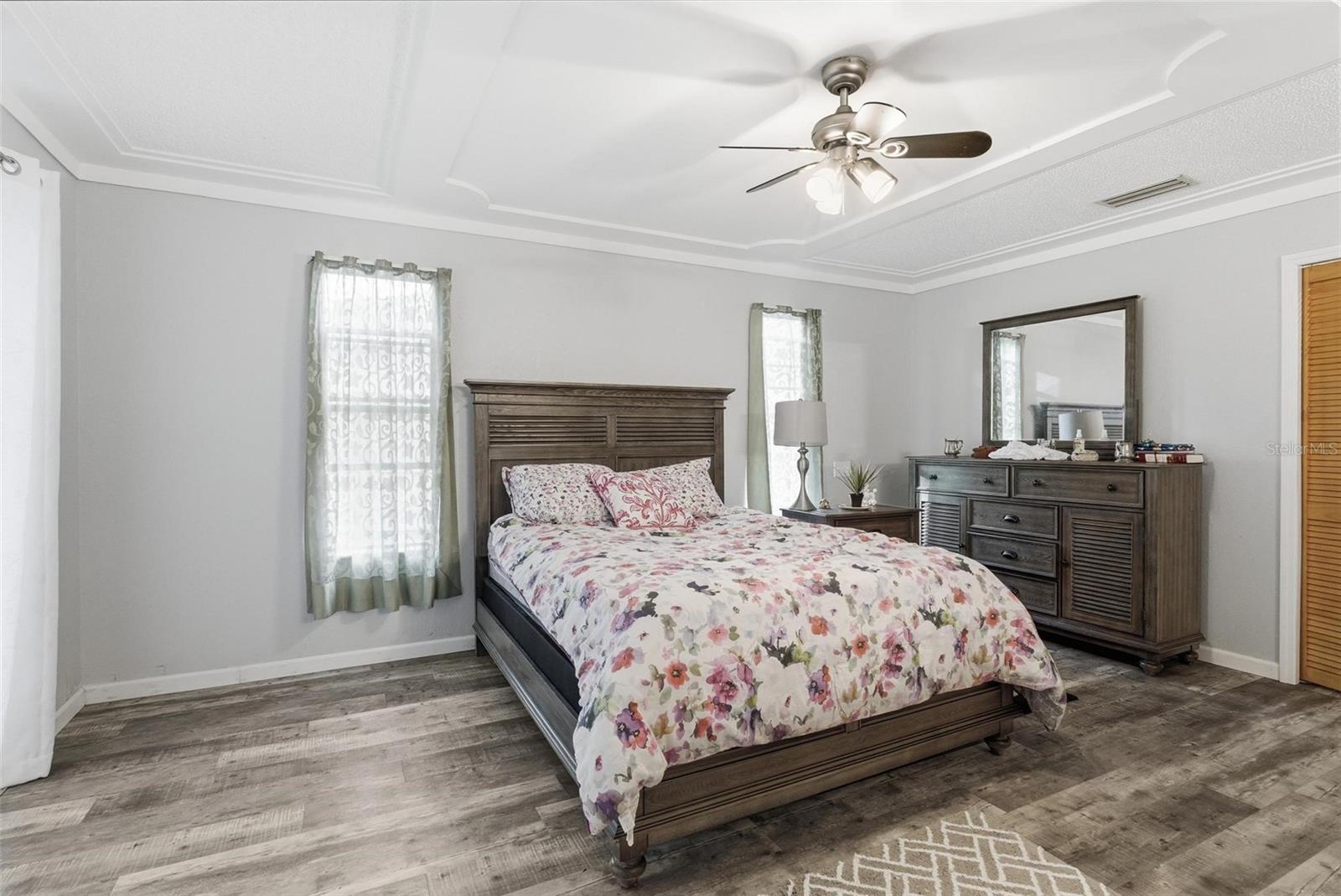 GAS LITE SQUARE - Residential