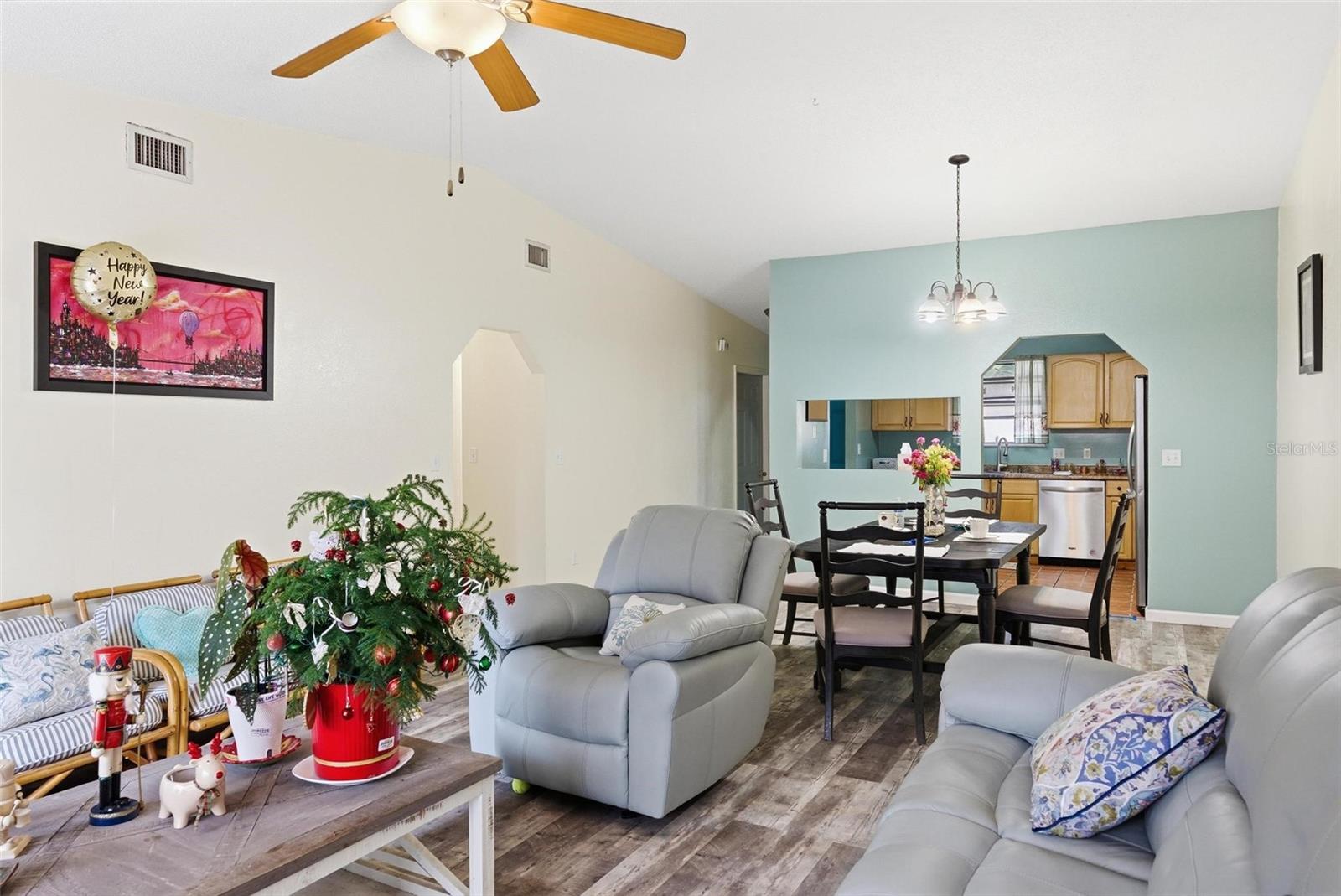 GAS LITE SQUARE - Residential